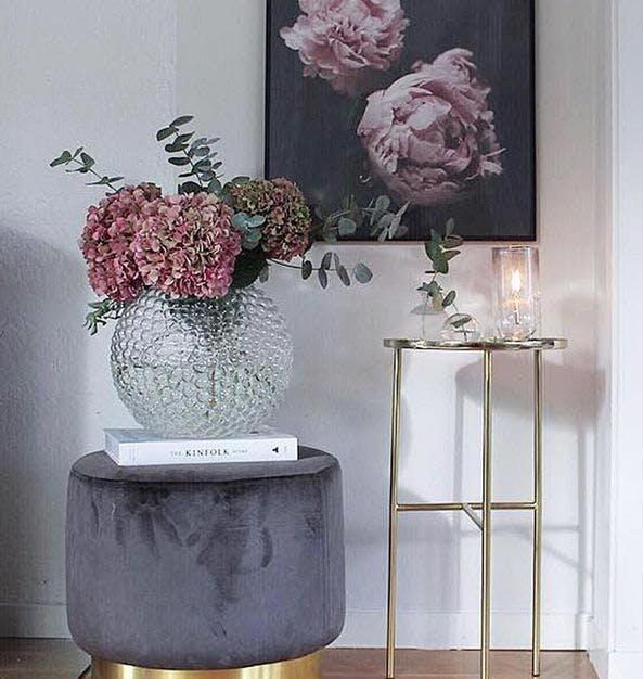 Flowering photo wall with pink peonies