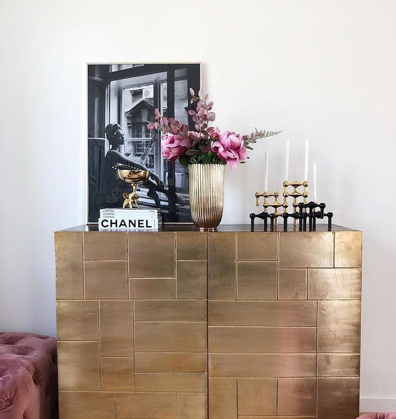 Grazioso poster con ballerina alla finestra