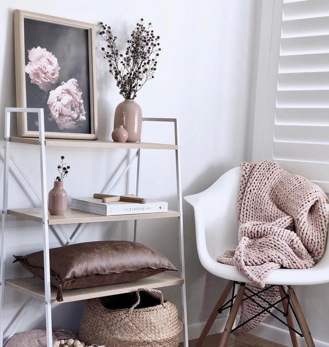 Charmante poster met lichtroze pioenrozen