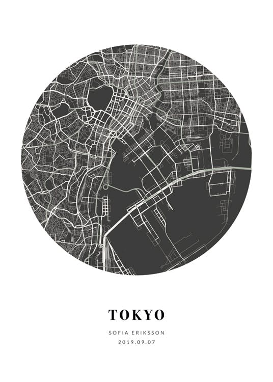 Personalisiertes Poster mit einer runden, dunkelgrauen Stadtkarte von Tokio und weiß eingezeichneten Straßen, darunter Titel und