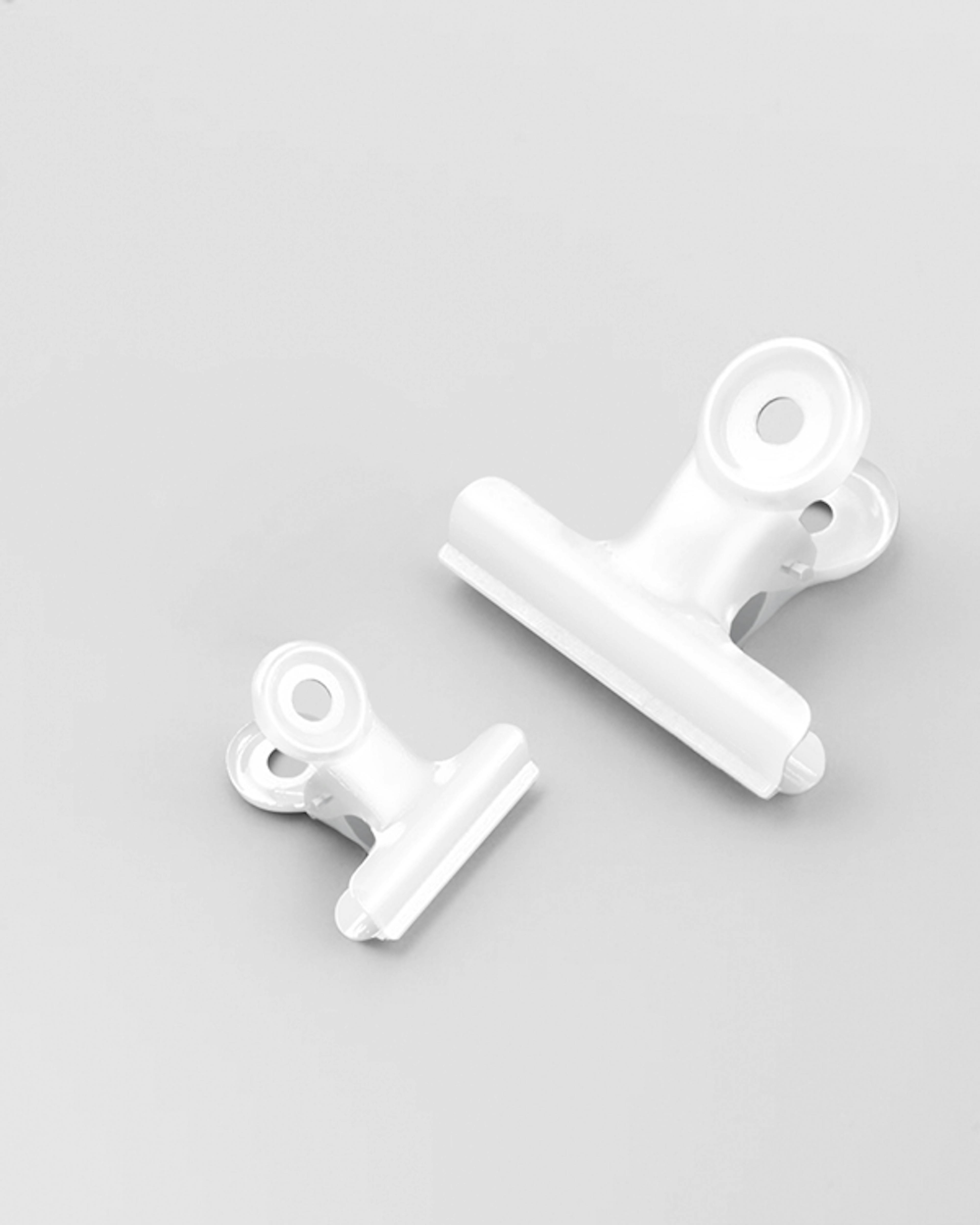 Poster clip white, small thumbnail