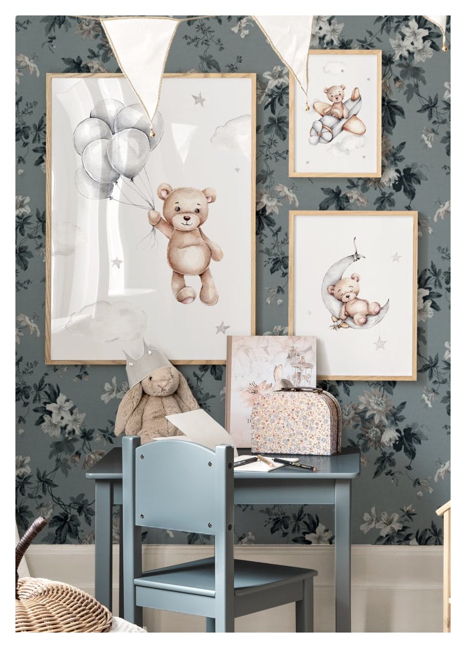 Flying Teddy Poster (50x70 cm) - Poster Store