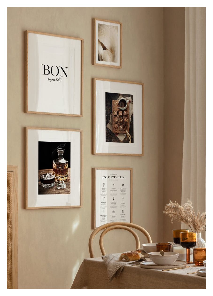 A Glass of Whiskey Poster (50x70 cm) - Poster Store