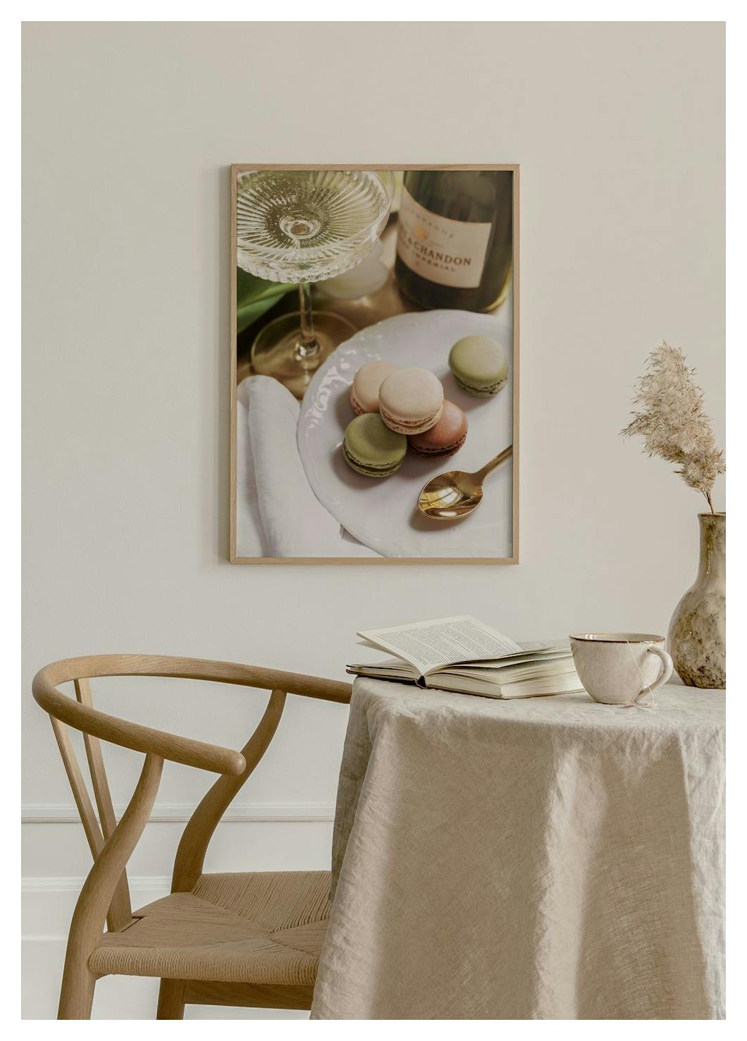 Wine and Macarons Poster (50x70 cm) - Poster Store