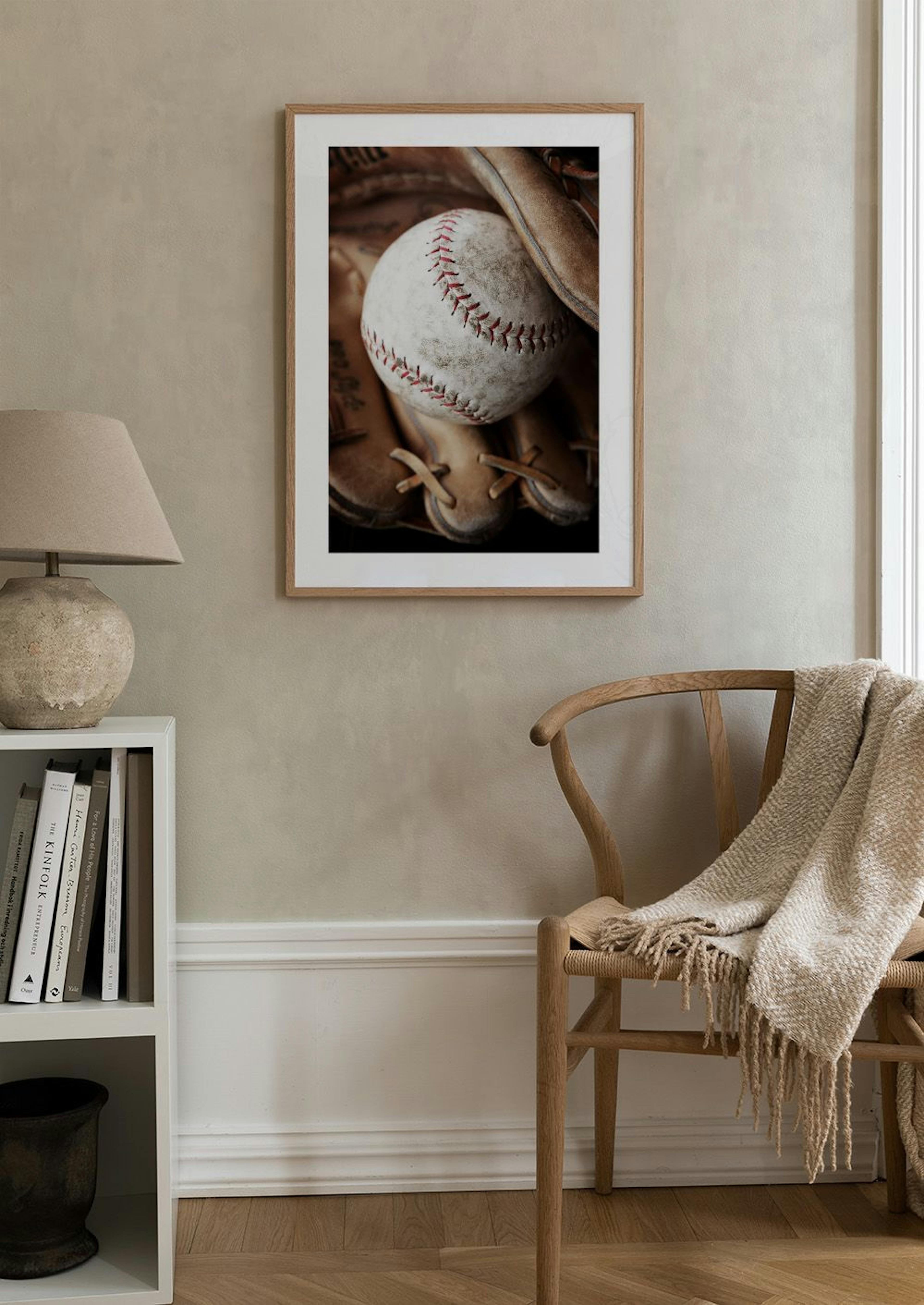 Baseball dans un Gant Poster thumbnail