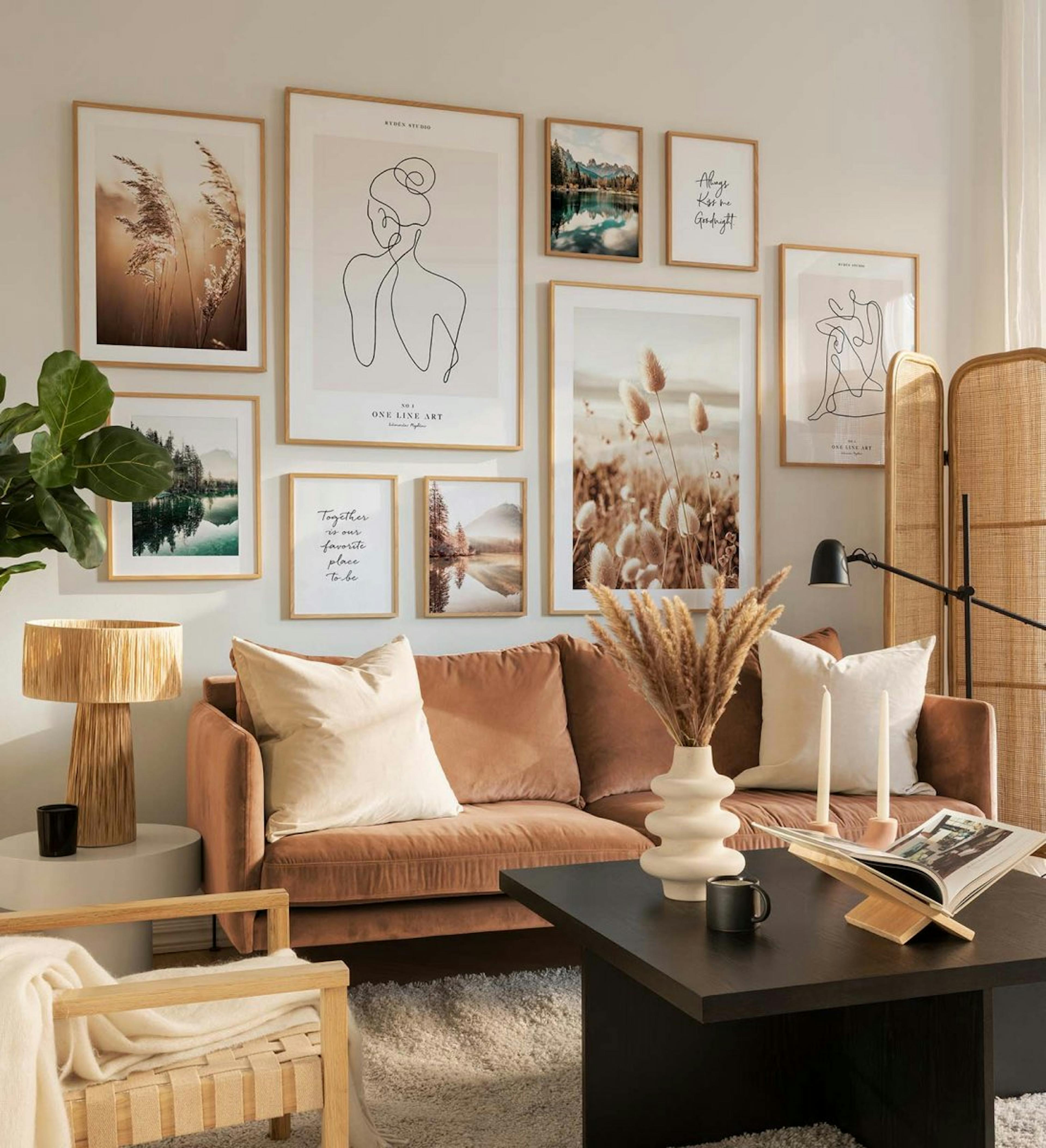 Beige Drucke und Fotografien mit Inspiration aus dem Herbst kombiniert mit Line Art mit Eichenrahmen für Wohnzimmer