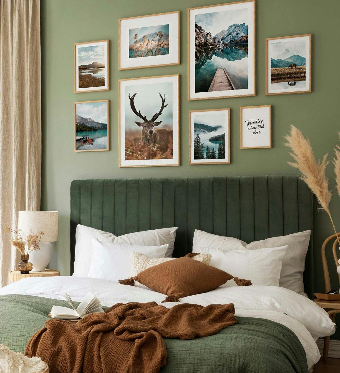 Ściana galerii zwierząt i przyrody w zielonych kolorach z dębowymi ramkami do sypialni (ONE SIZE) - Poster Store
