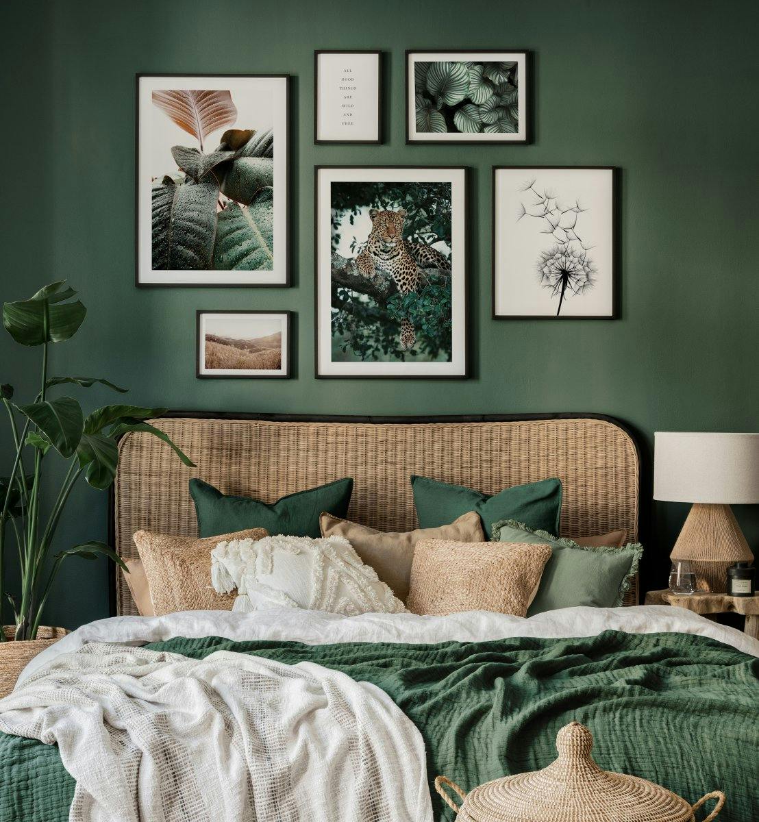 Zwierzęce plakaty i ciemno zielone botaniczne motywy w sypialni (ONE SIZE) - Poster Store