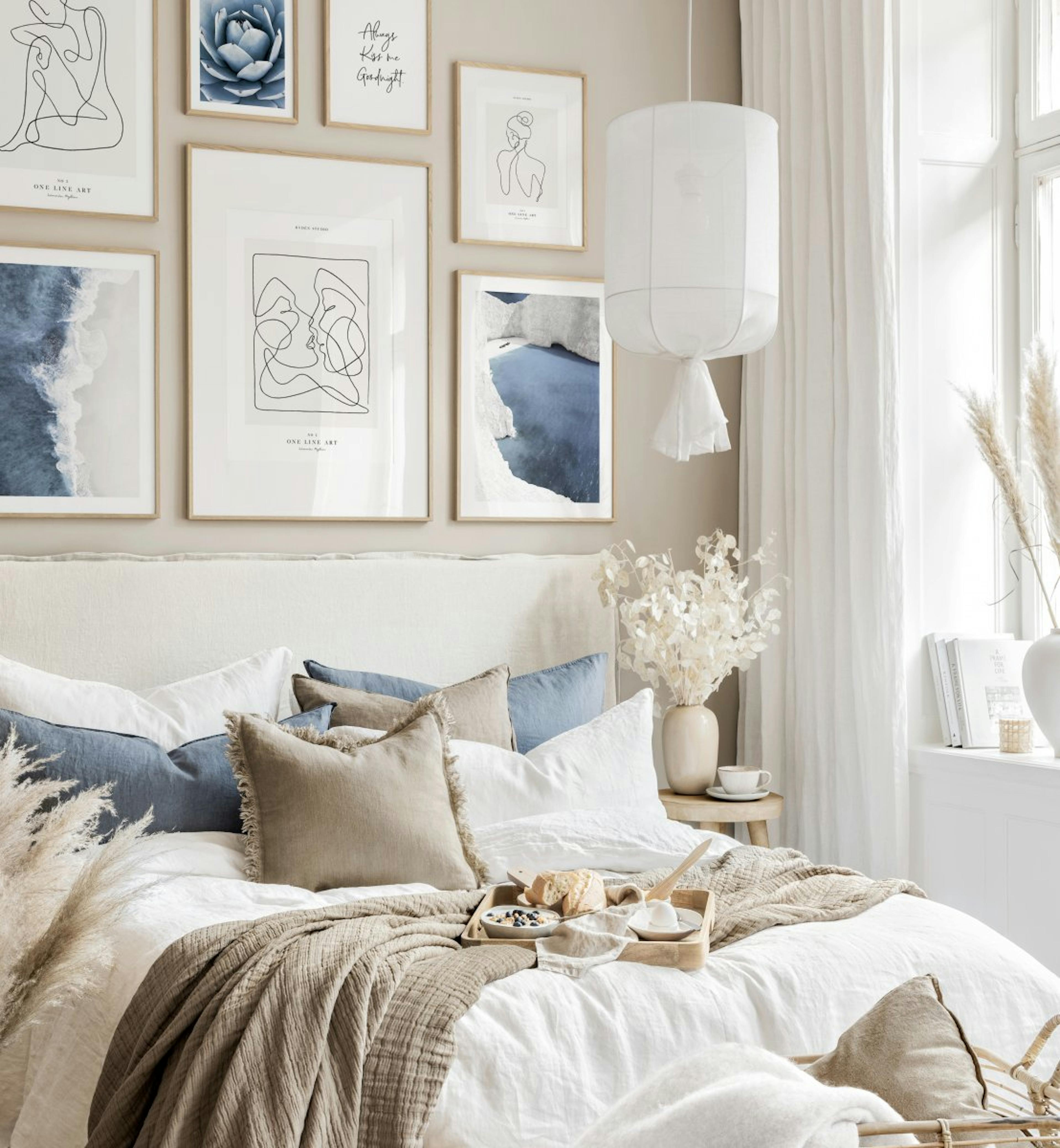 Arte lineal moderno mural de cuadros beige azul arena dormitorio beige