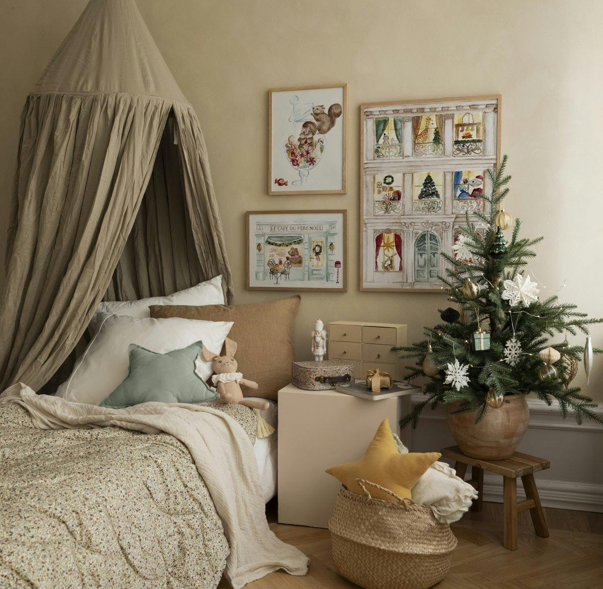 Feestelijke fotowand in eiken lijsten, perfect om de kinderkamer op te fleuren. (ONE SIZE) - Poster Store