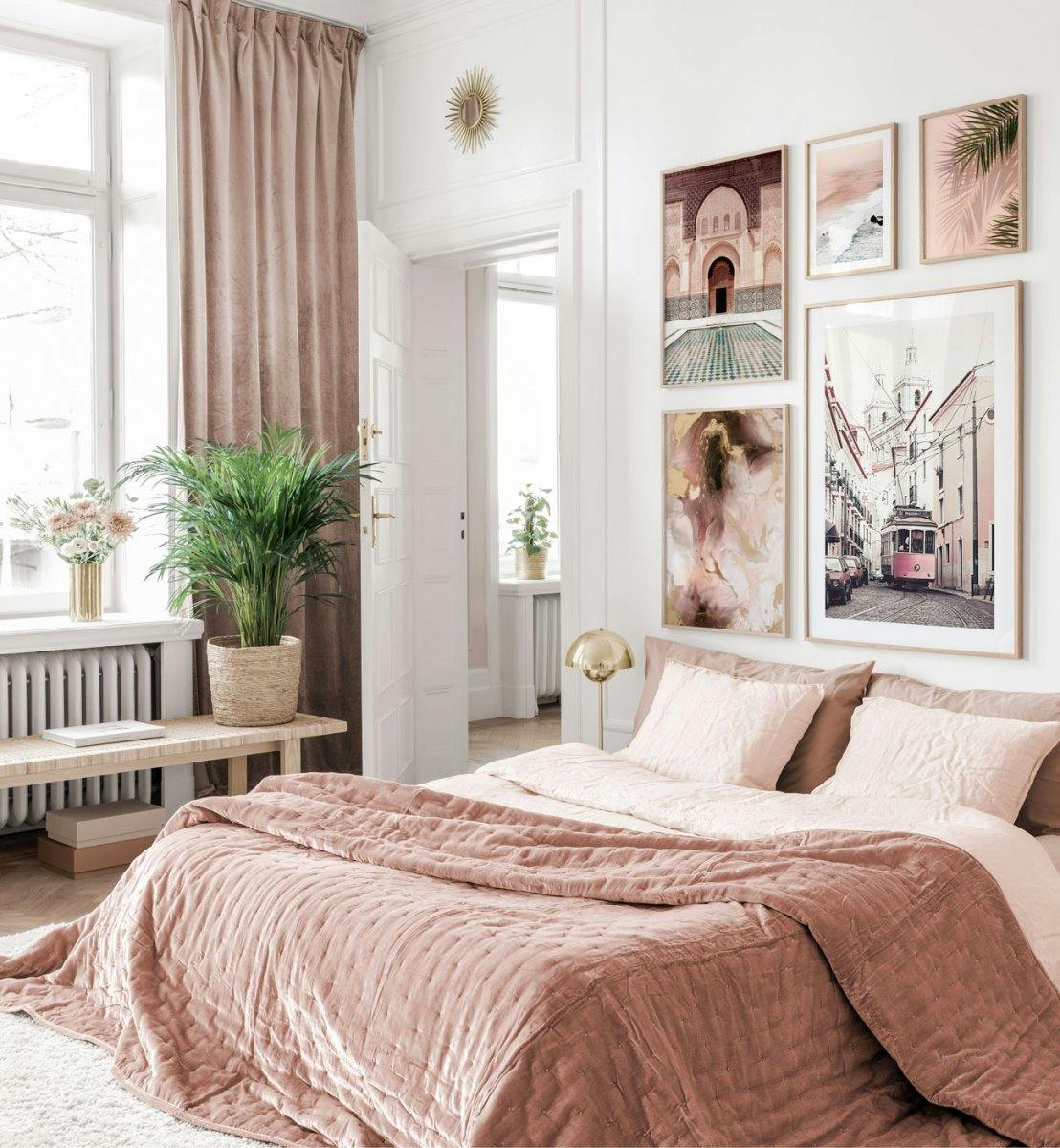 Elegancka galeria ścienna z modnymi plakatami w różowych barwach (ONE SIZE) - Poster Store