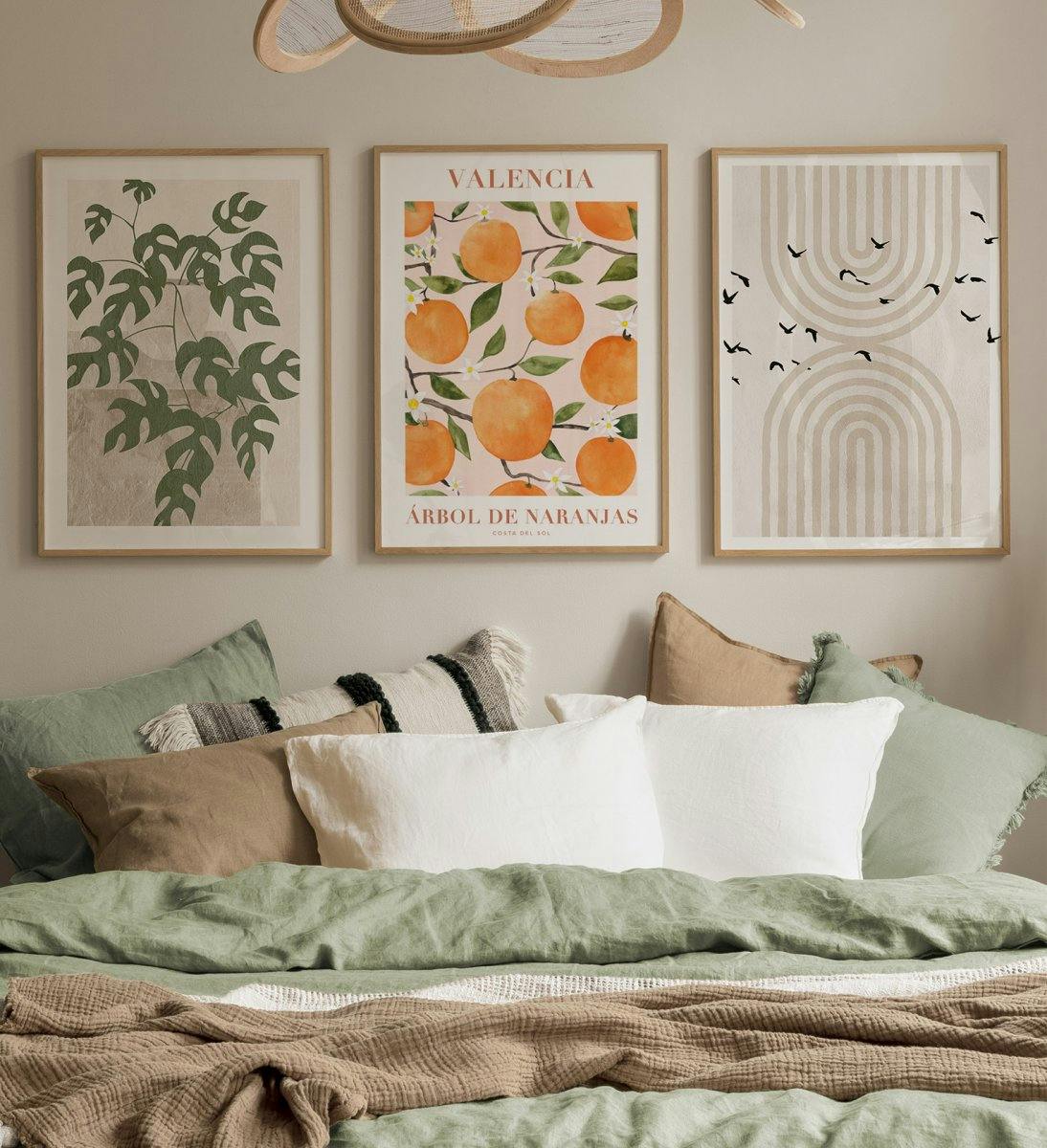 Décoration murale illustrée avec des éléments graphiques, fruités et naturels et des cadres en chêne pour la chambre (ONE SIZE) - Poster Store