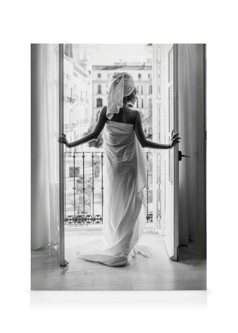Morning Woman Canvas Print (70x100 cm - Black Frame) - Poster Store High Quality Picture Frames