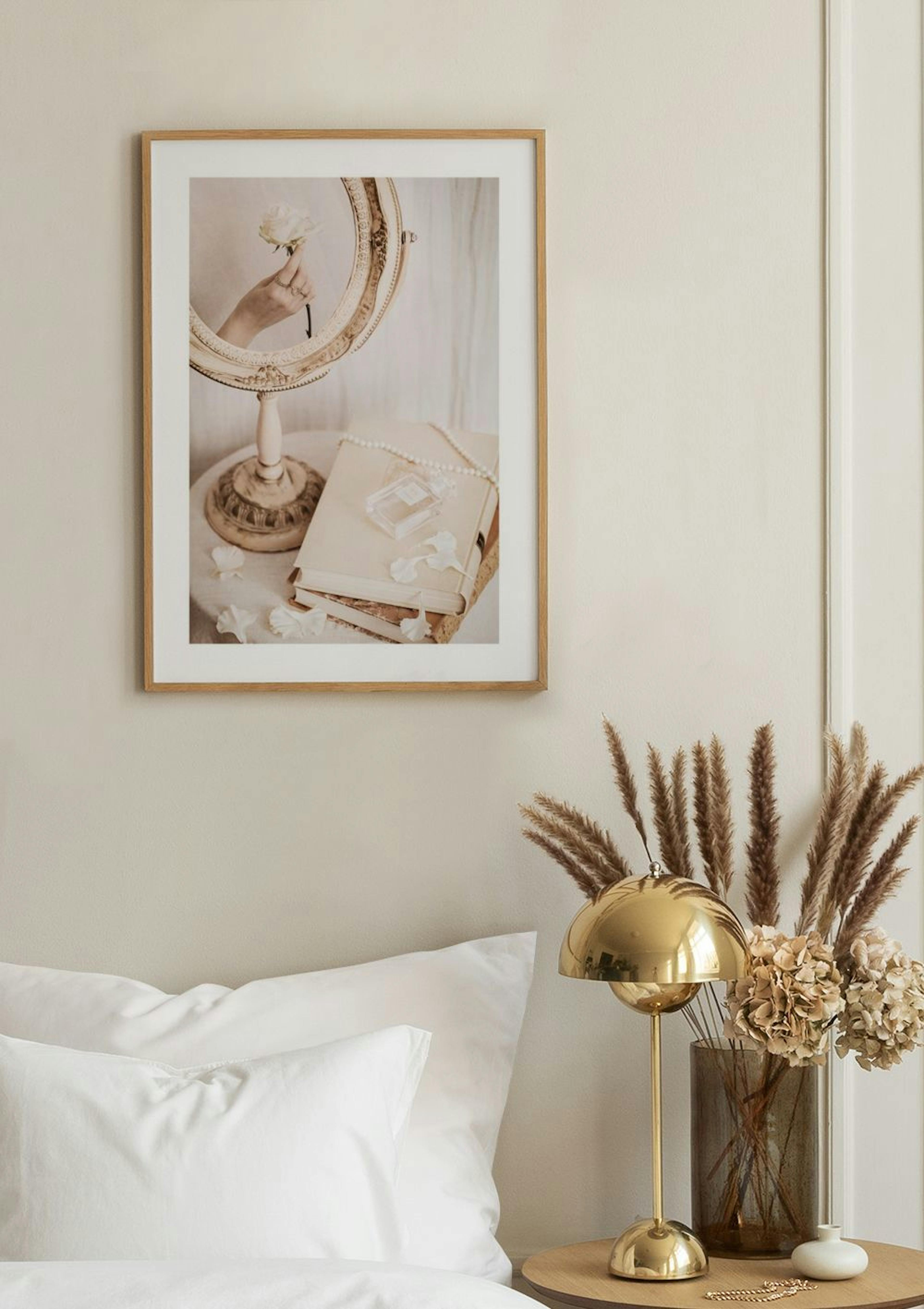 Beauté dans le Miroir Poster thumbnail