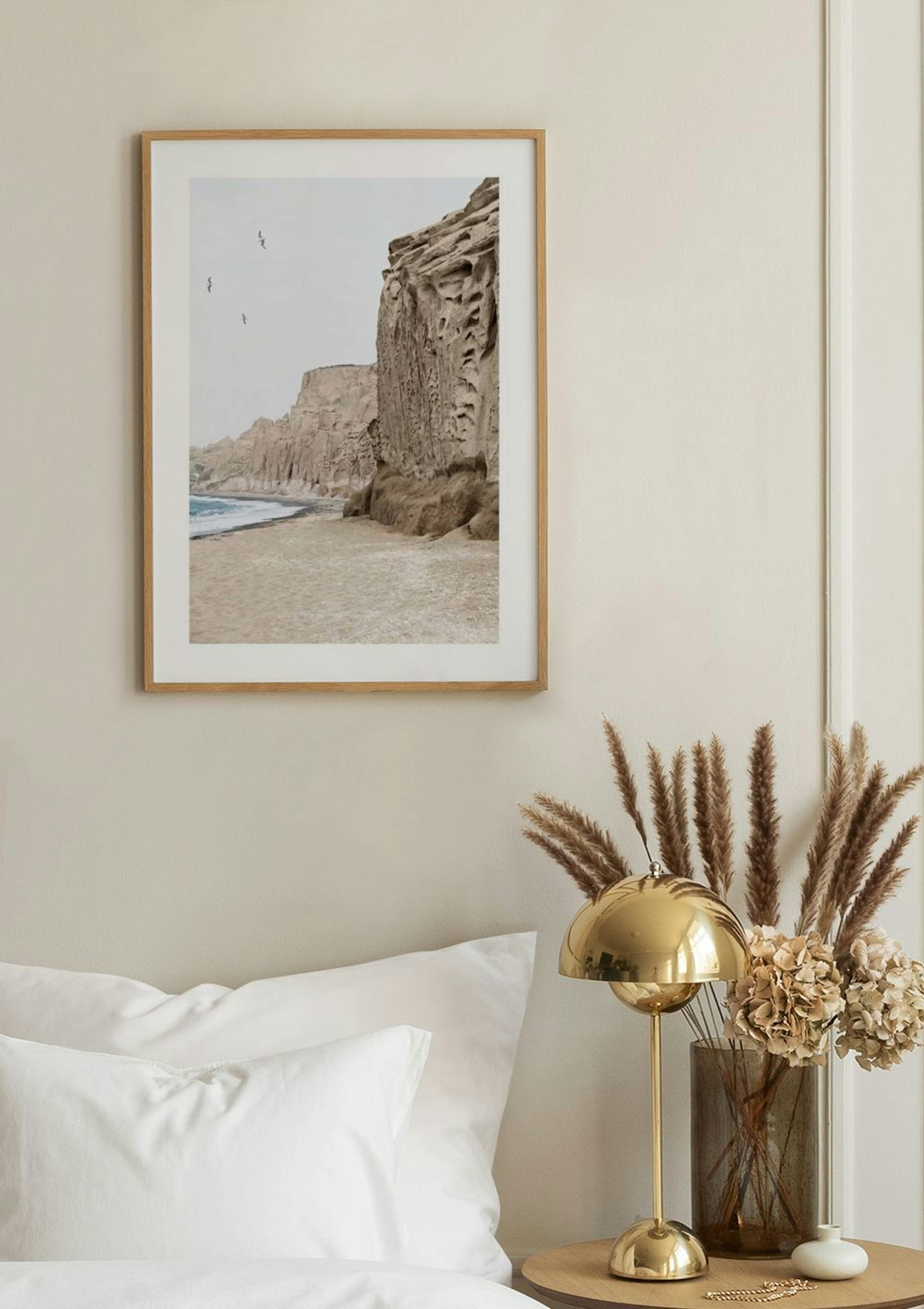 Vue sur la plage de Vlychada Poster thumbnail