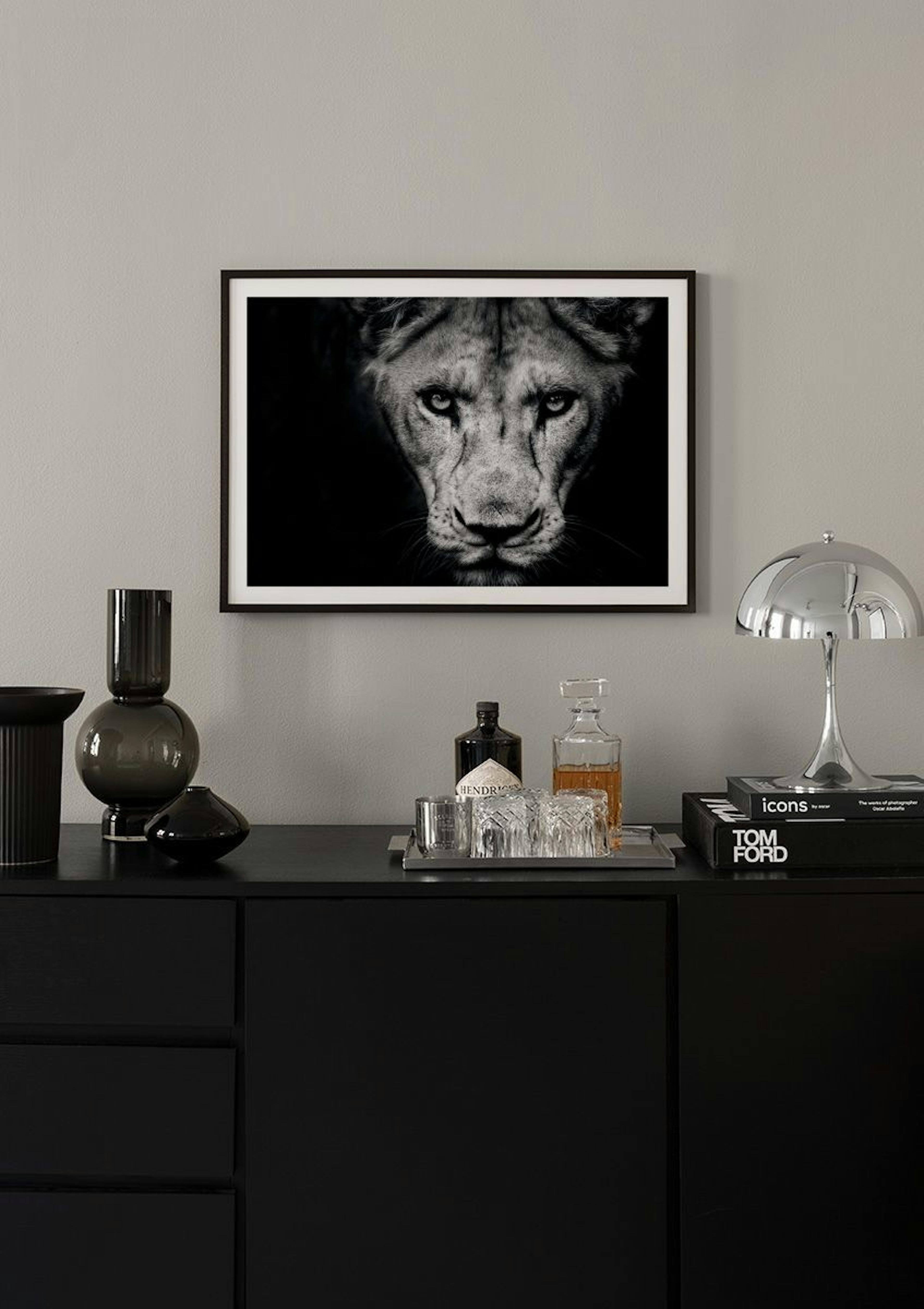 Gros Plan Lionne Poster thumbnail