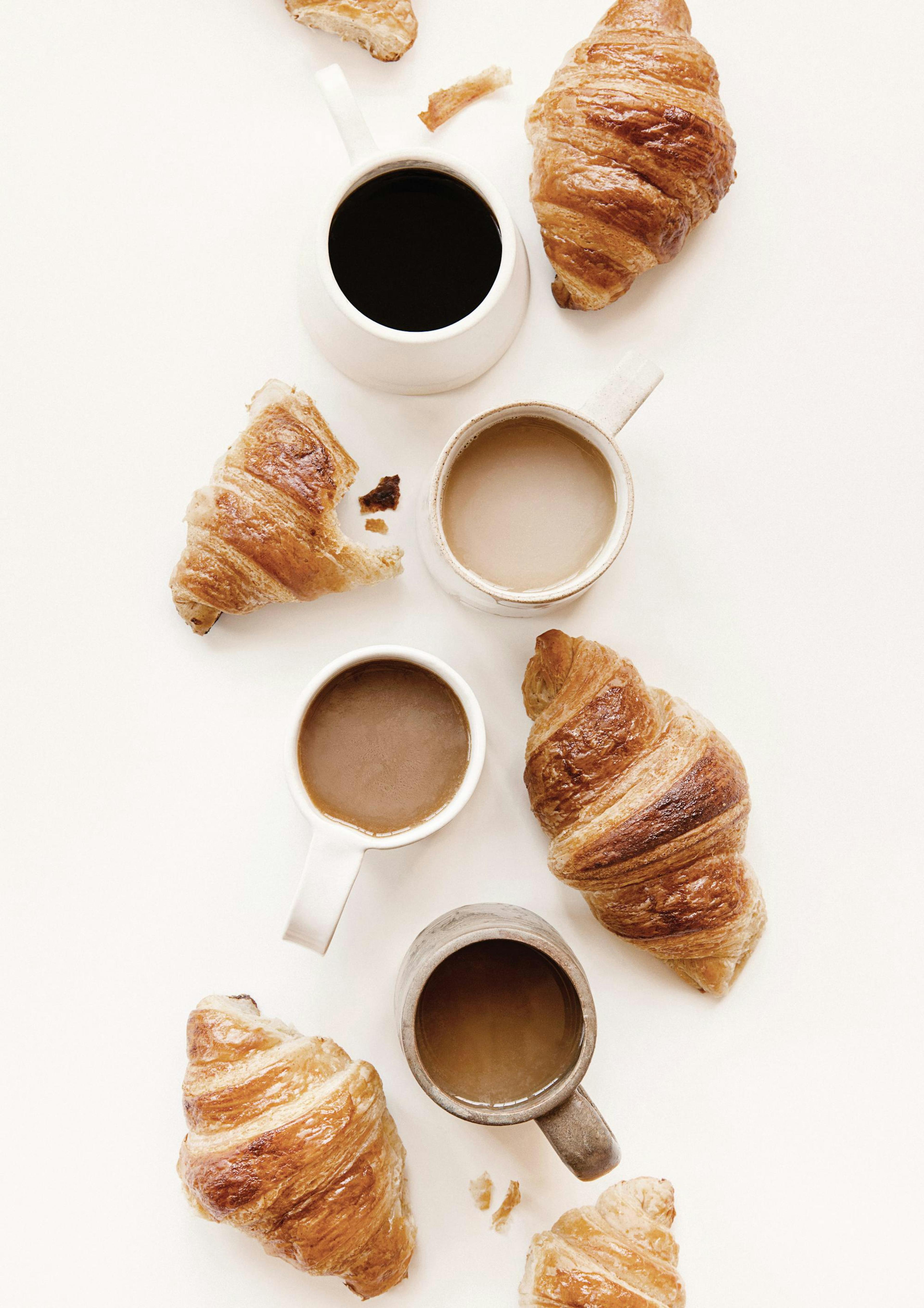 Café Croissants Poster 0