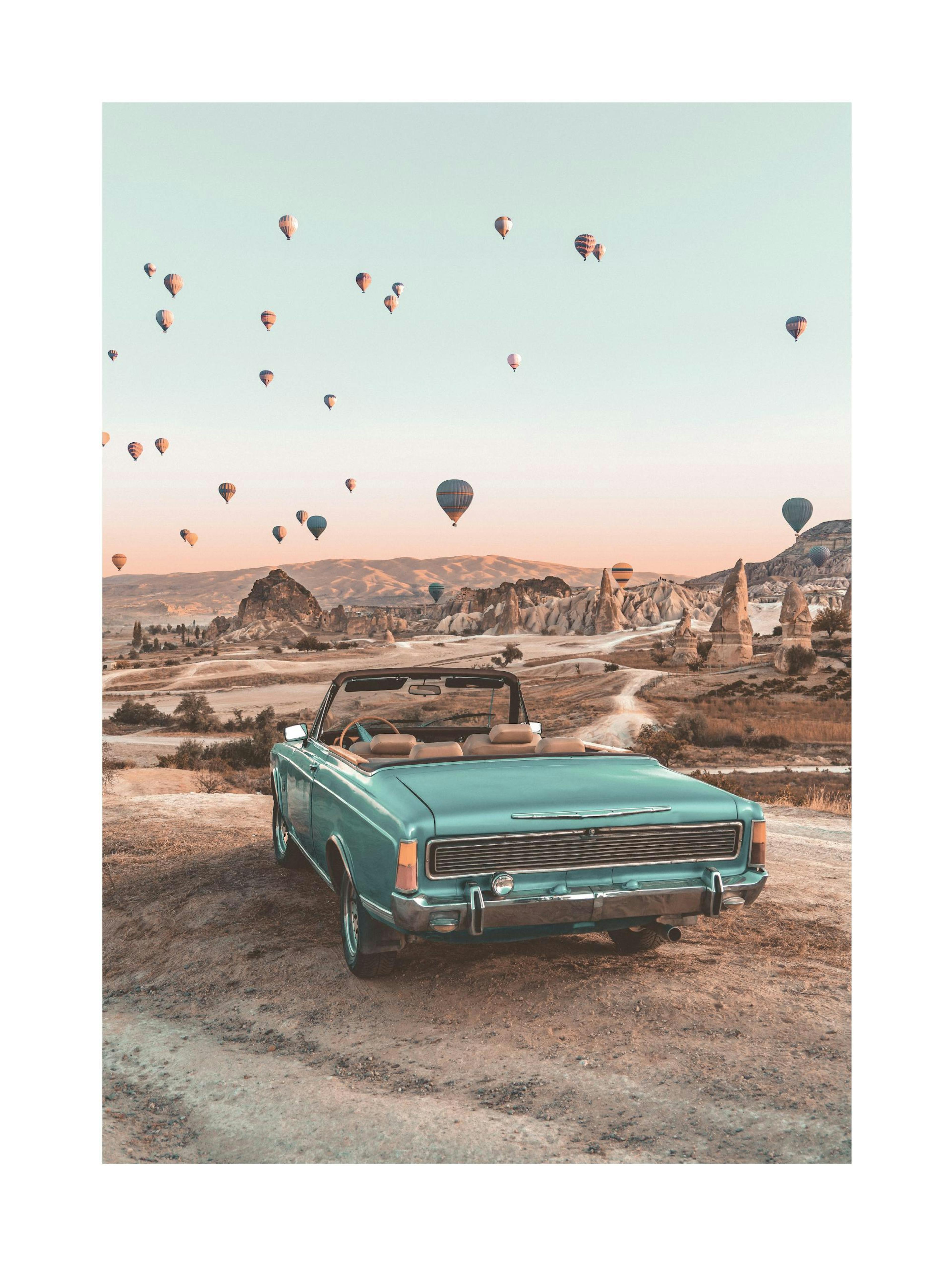 Coche retro en Capadocia Póster thumbnail