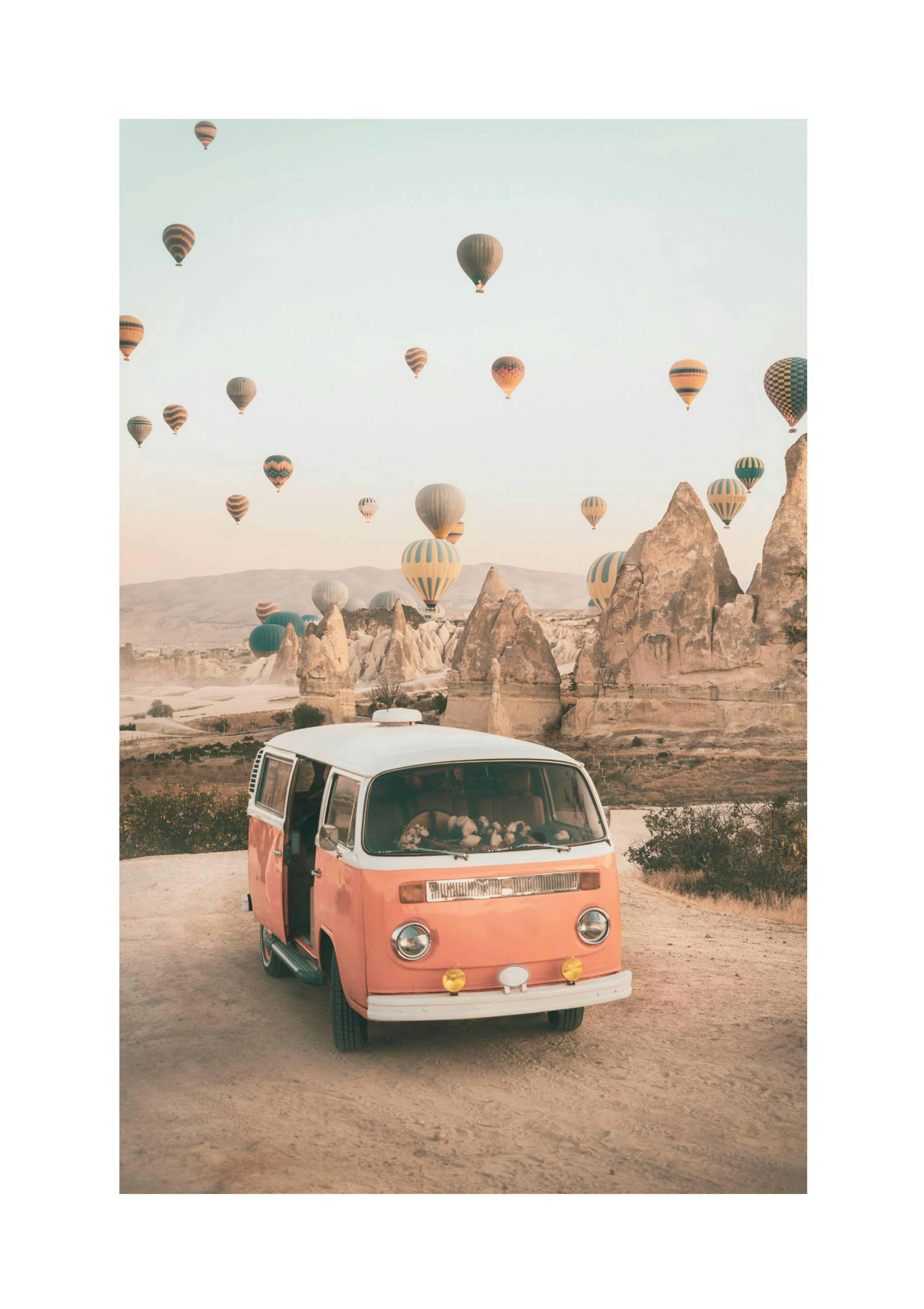 Van à Cappadoce Poster thumbnail