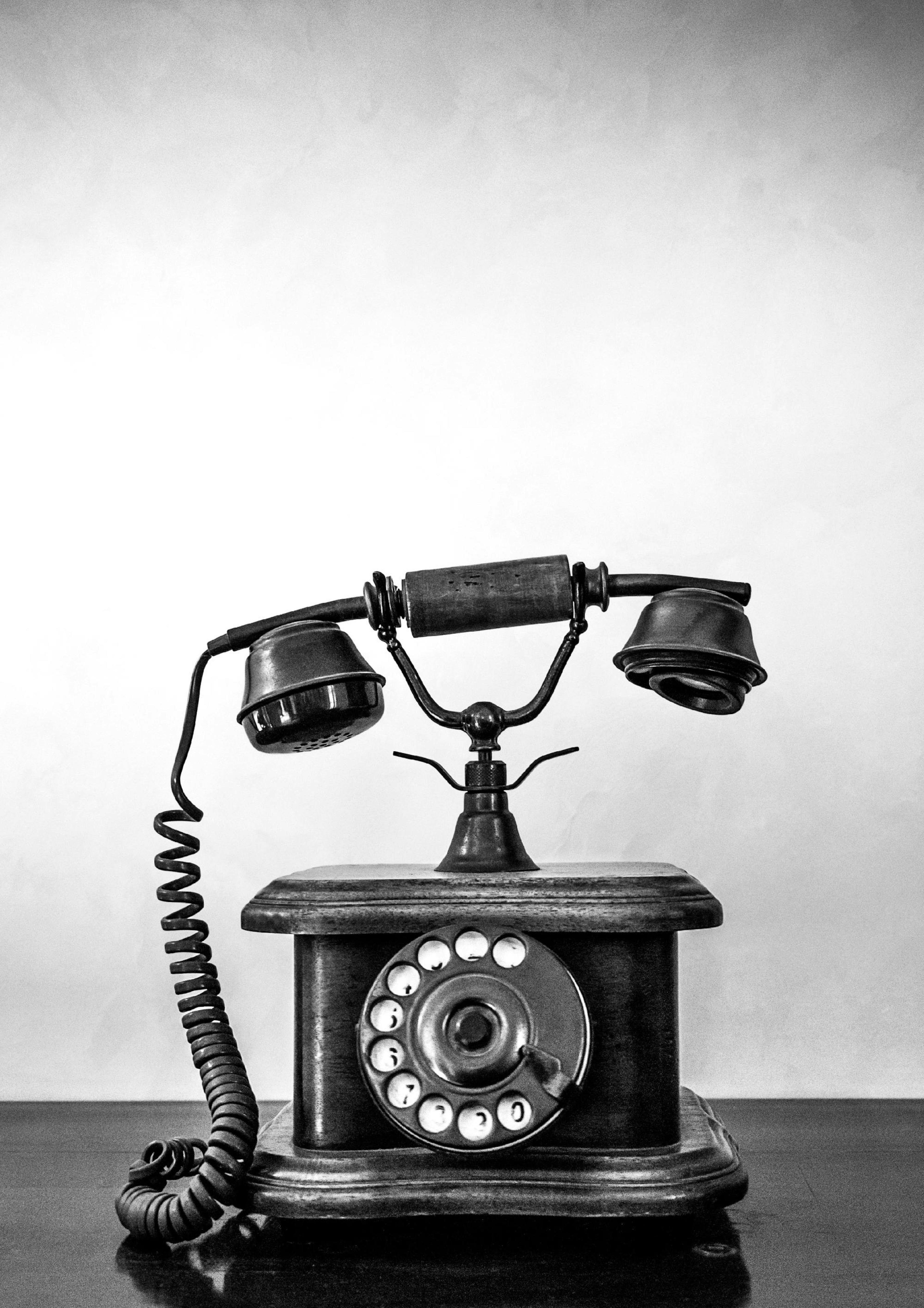 Télephone Vintage Poster thumbnail