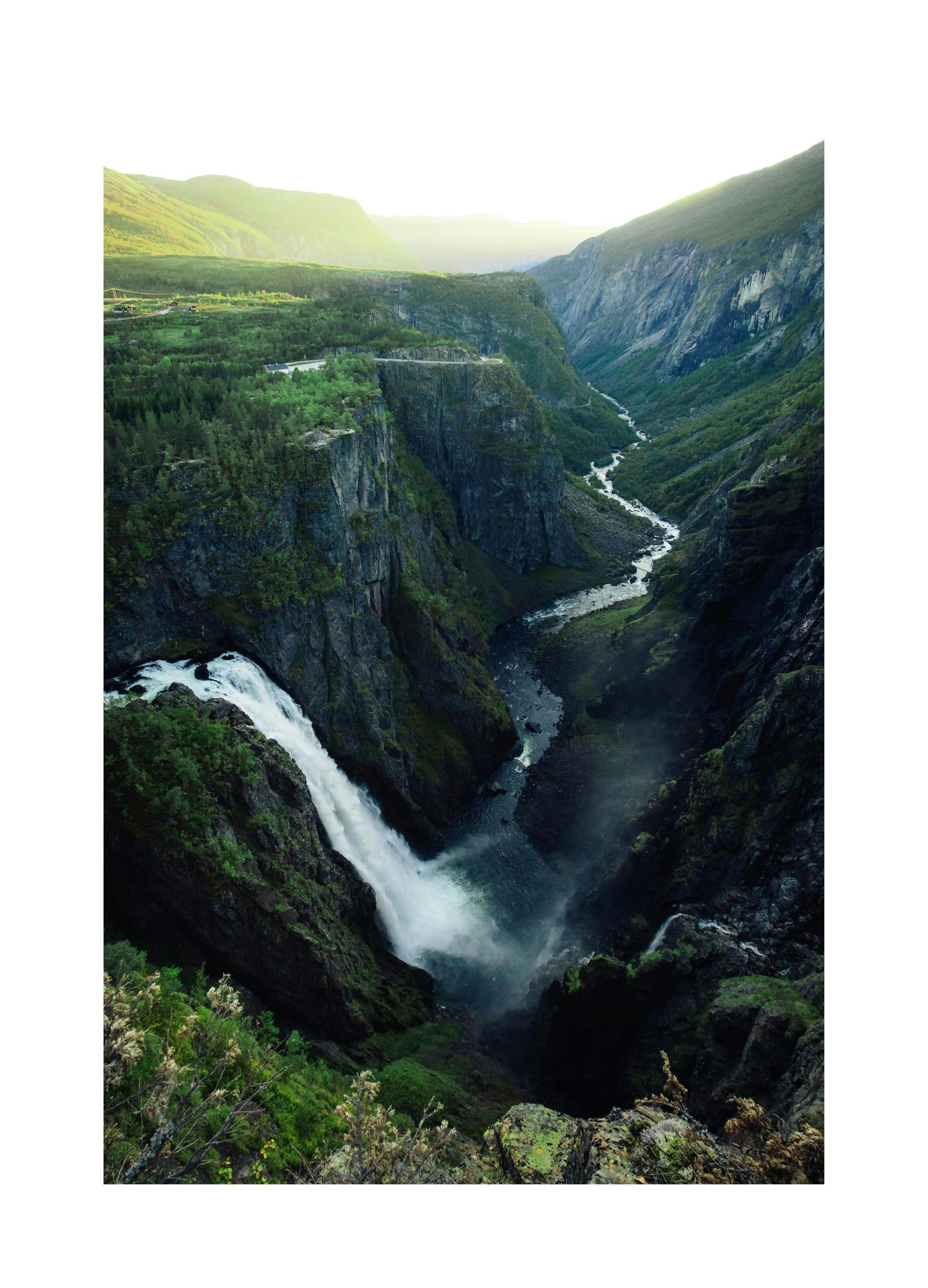 Cascade de Vøringsfossen Poster (70x100 cm) - Poster Store