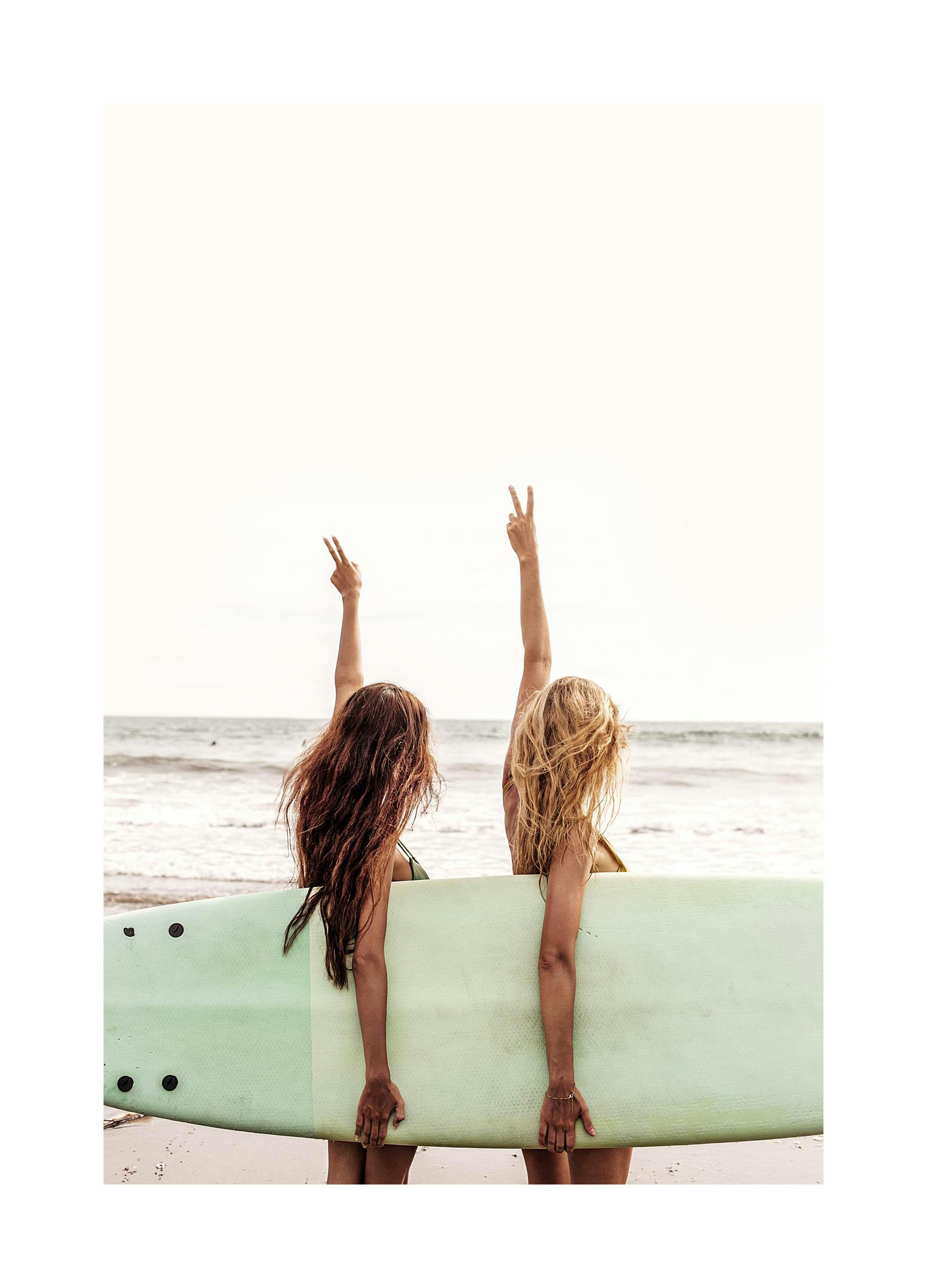 Surfers Poster (30x40 cm) - Poster Store