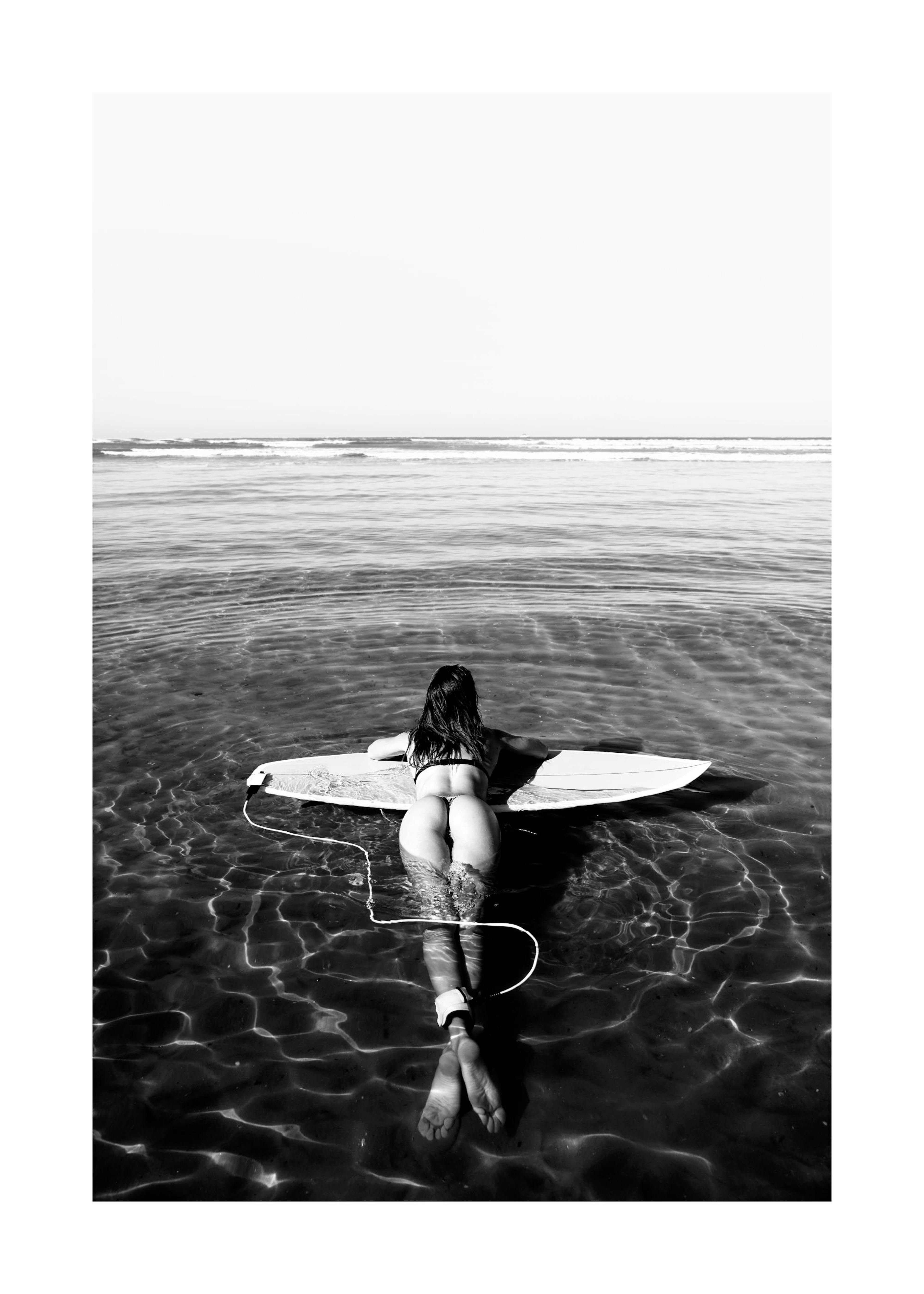 Schwebendes Surfbrett Poster 0
