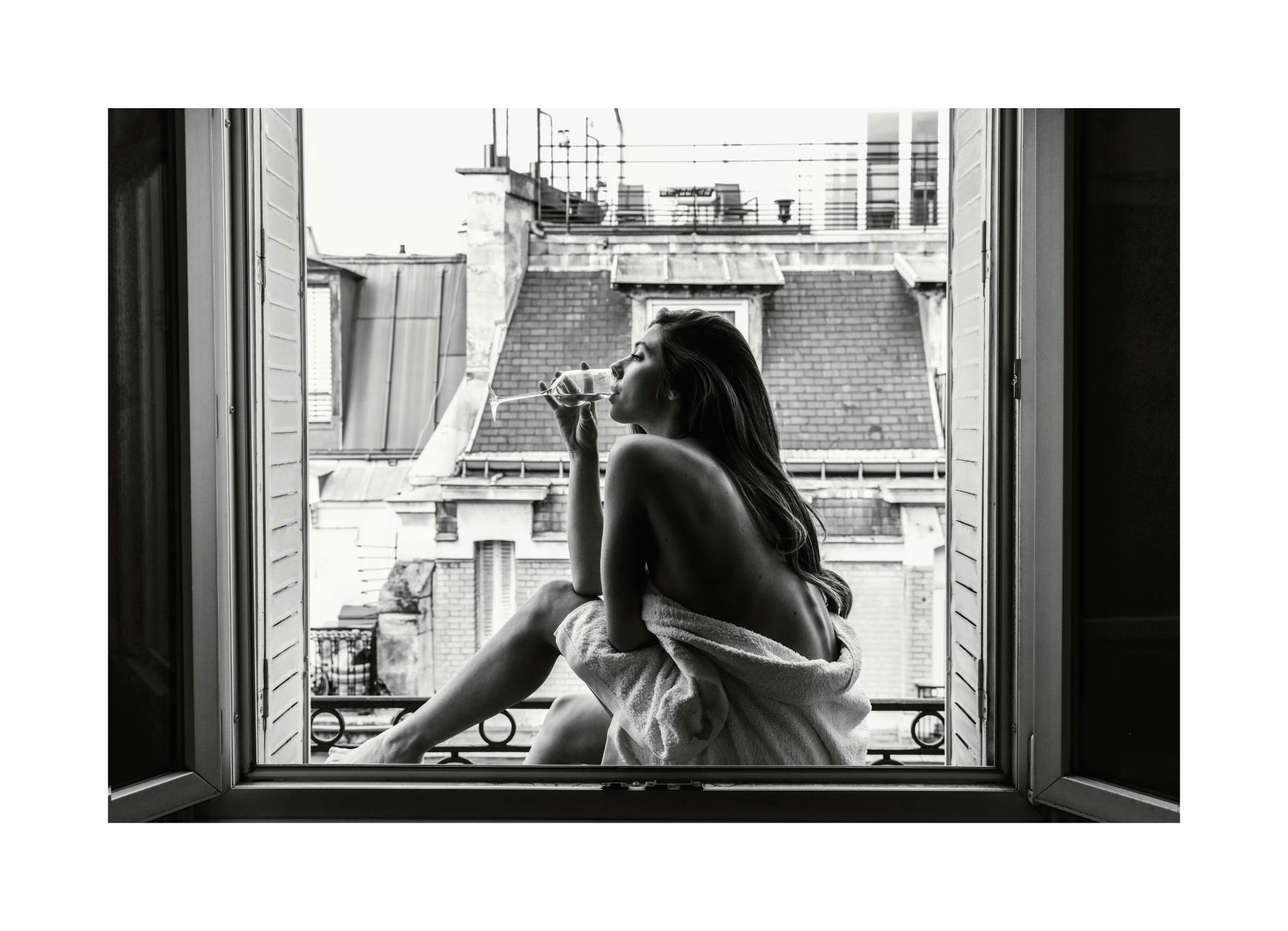 A Sip of Wine Poster (50x70 cm) - Poster Store