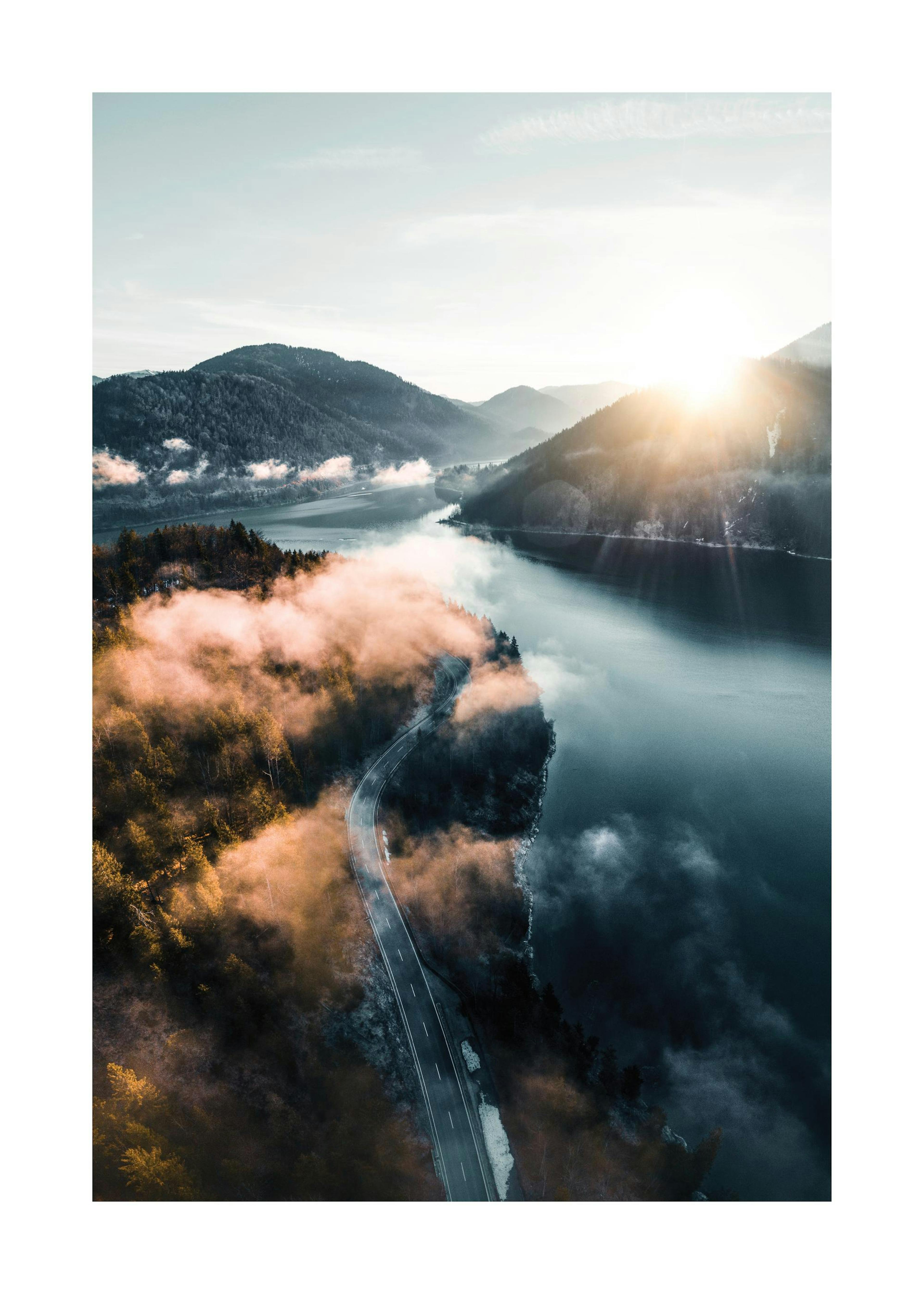 Wolken über dem See Poster 0