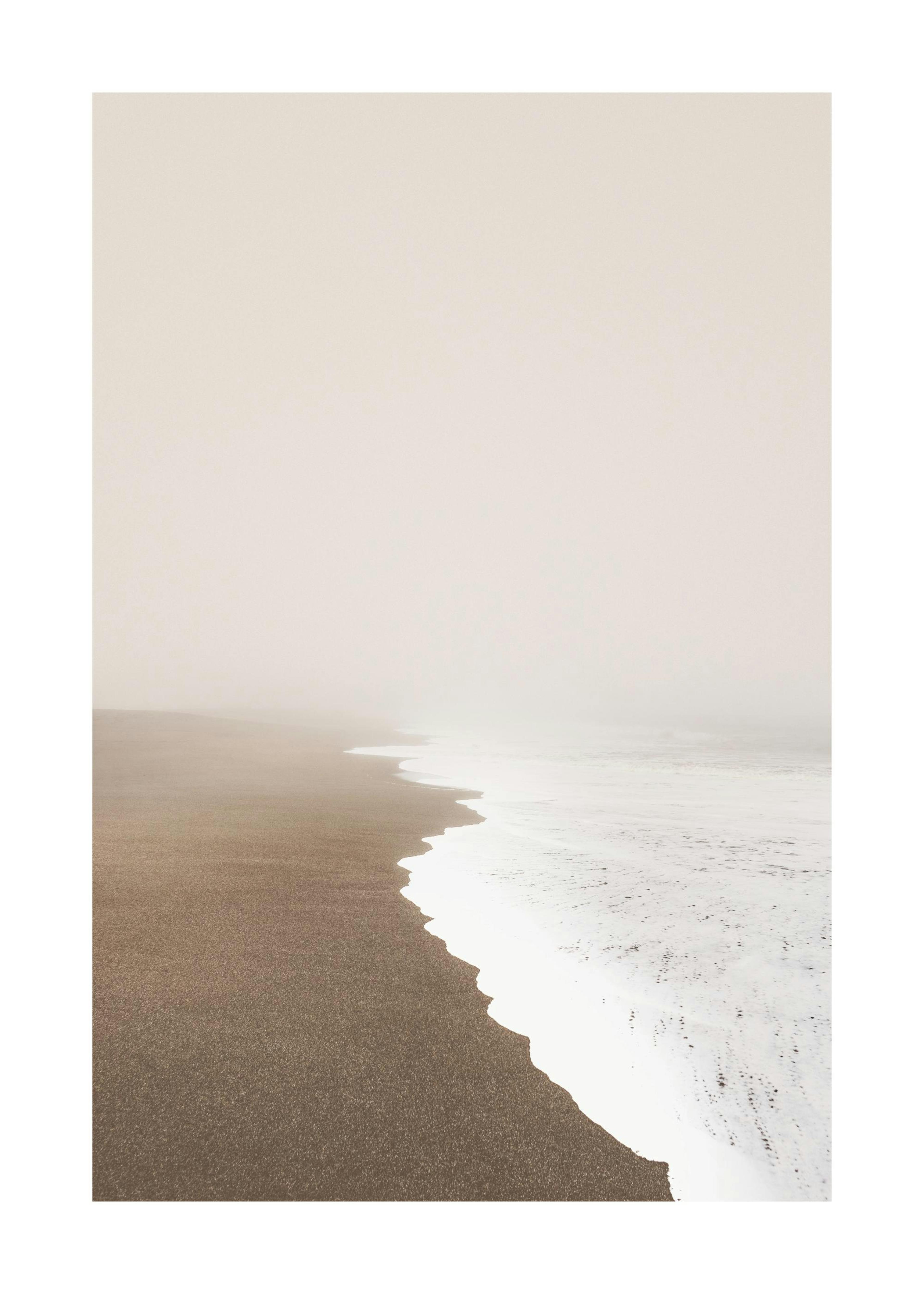 Nebeliger Strand Poster 0