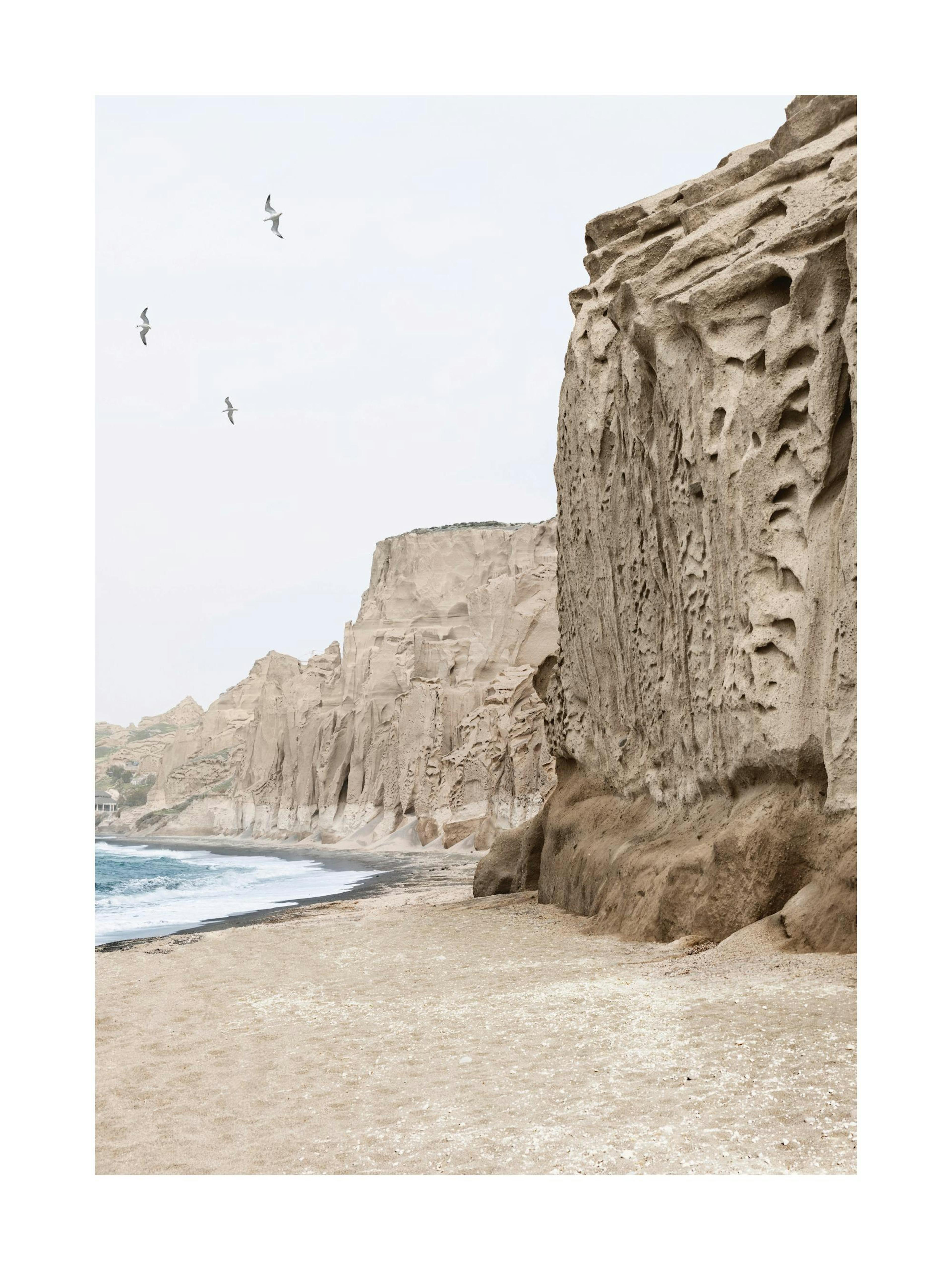 Vue sur la plage de Vlychada Poster thumbnail