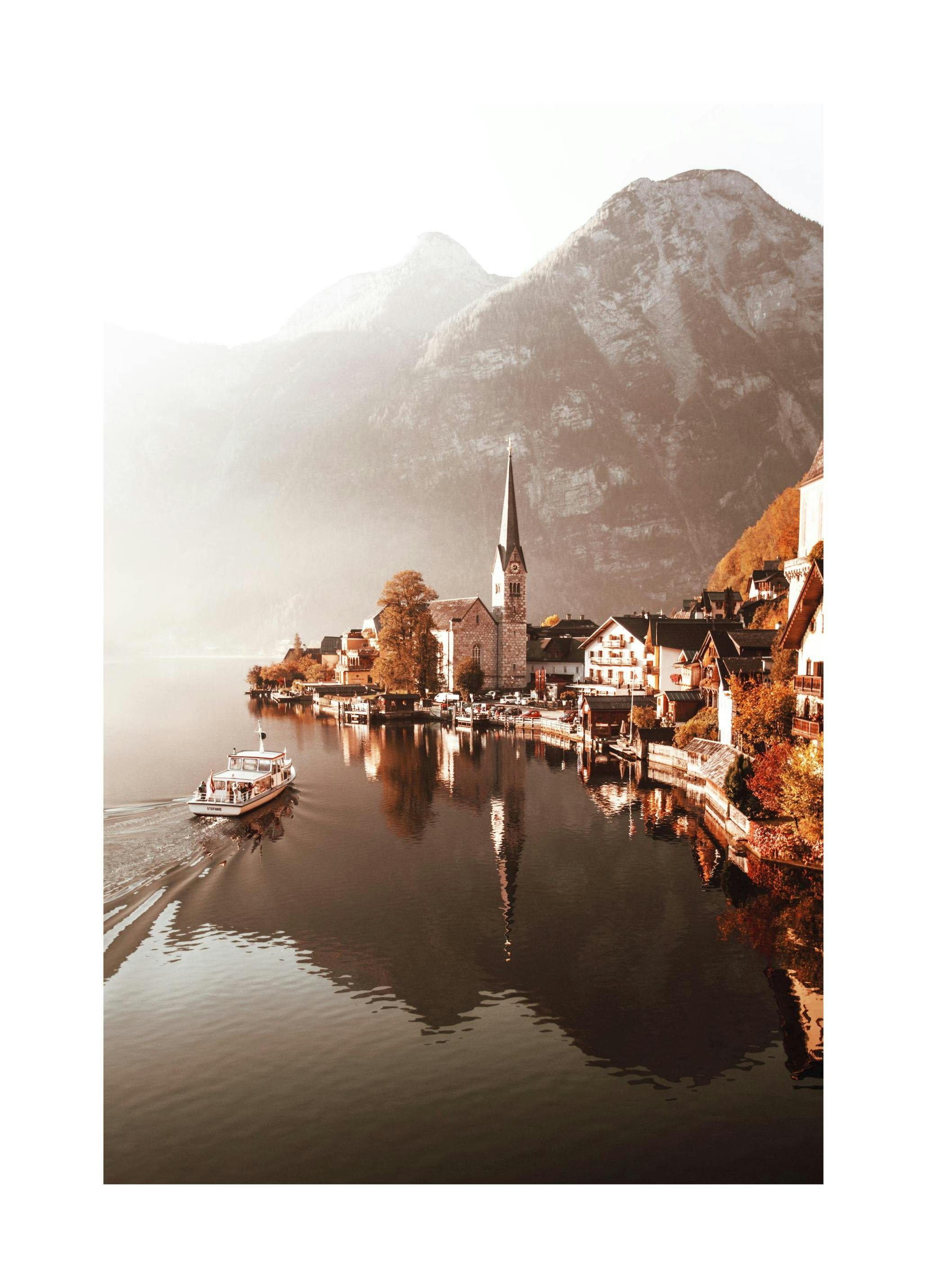 Village au bord du Lac Poster (50x70 cm) - Poster Store