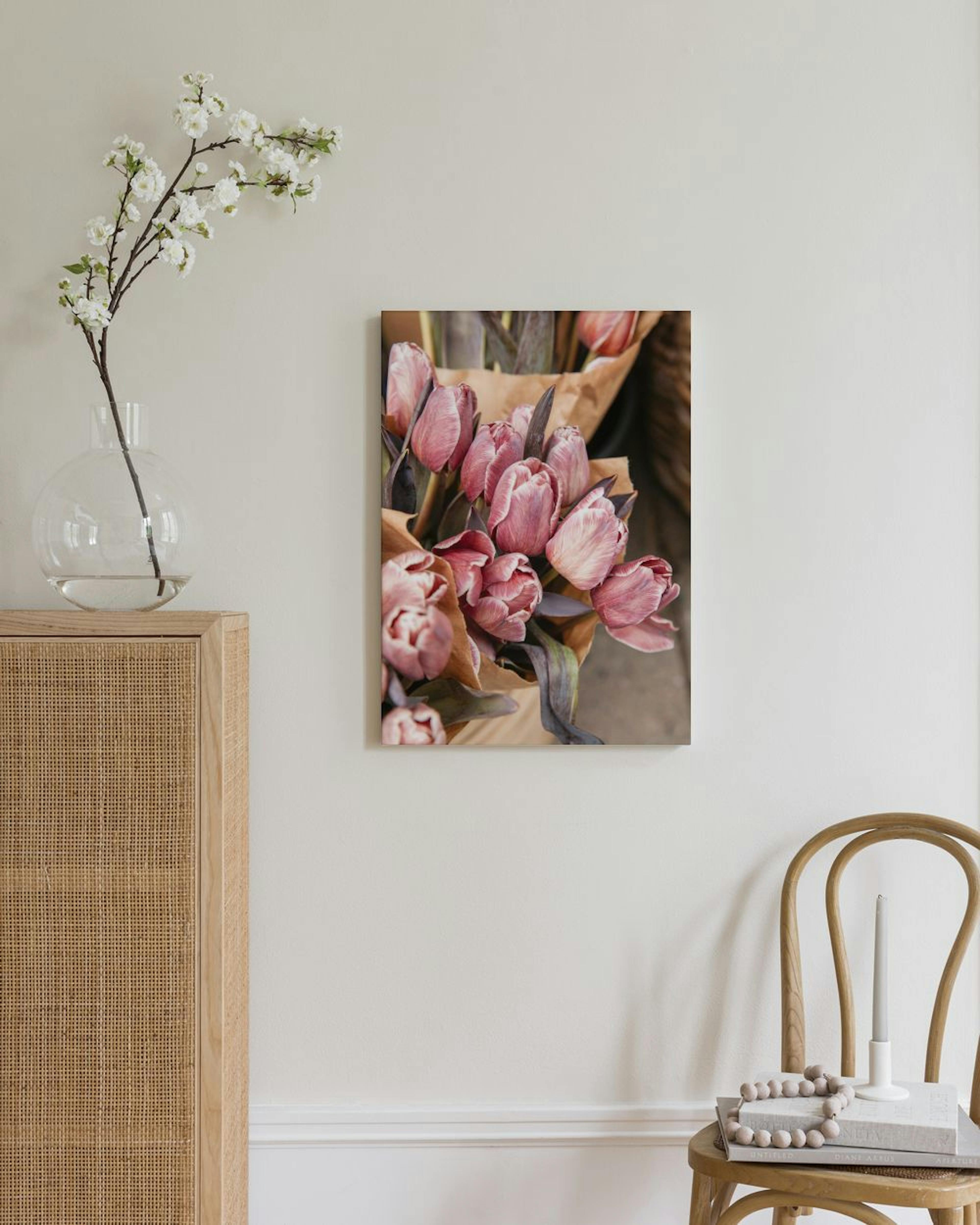 Brownie Tulip Bouquet Lerretsbilde thumbnail