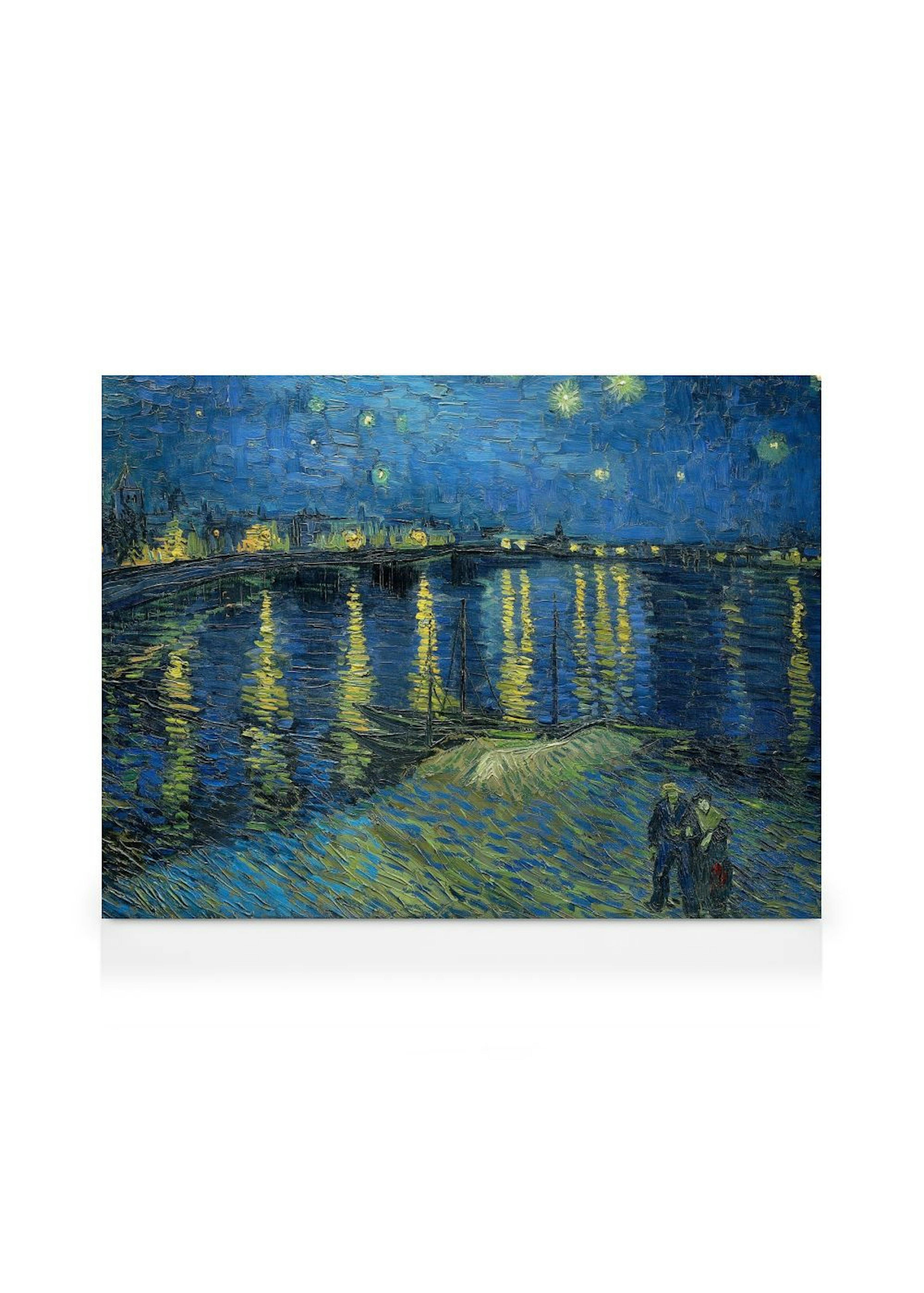 Kanvaasi Van Gogh’n maalauksesta, joka esittää Arles’n Rhône-joen yötä tähtien valossa ja kahden kävelijän kanssa.