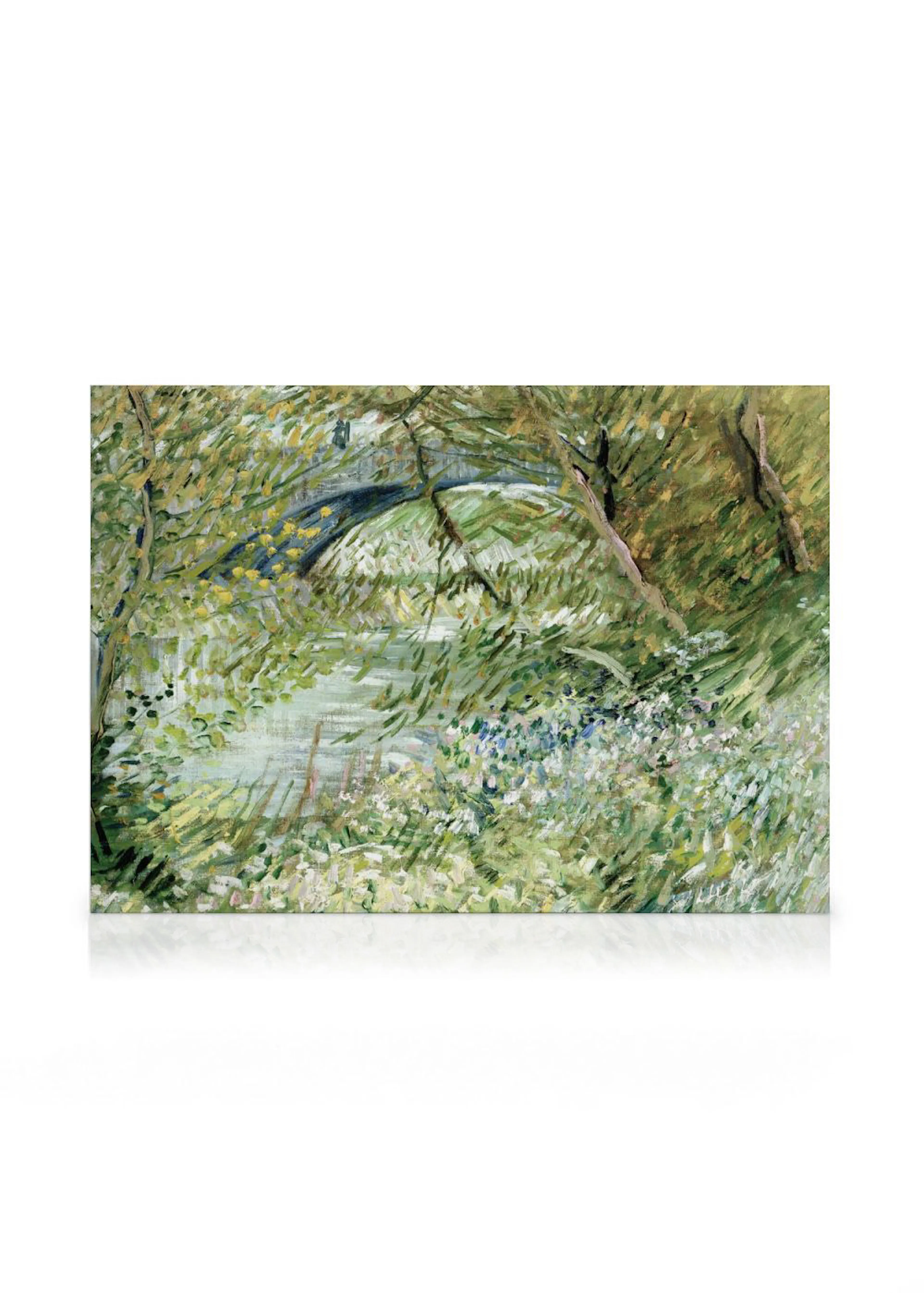 Stampa su tela di un paesaggio impressionista con un ponte ad arco in pietra immerso nel verde lussureggiante e un ruscello.