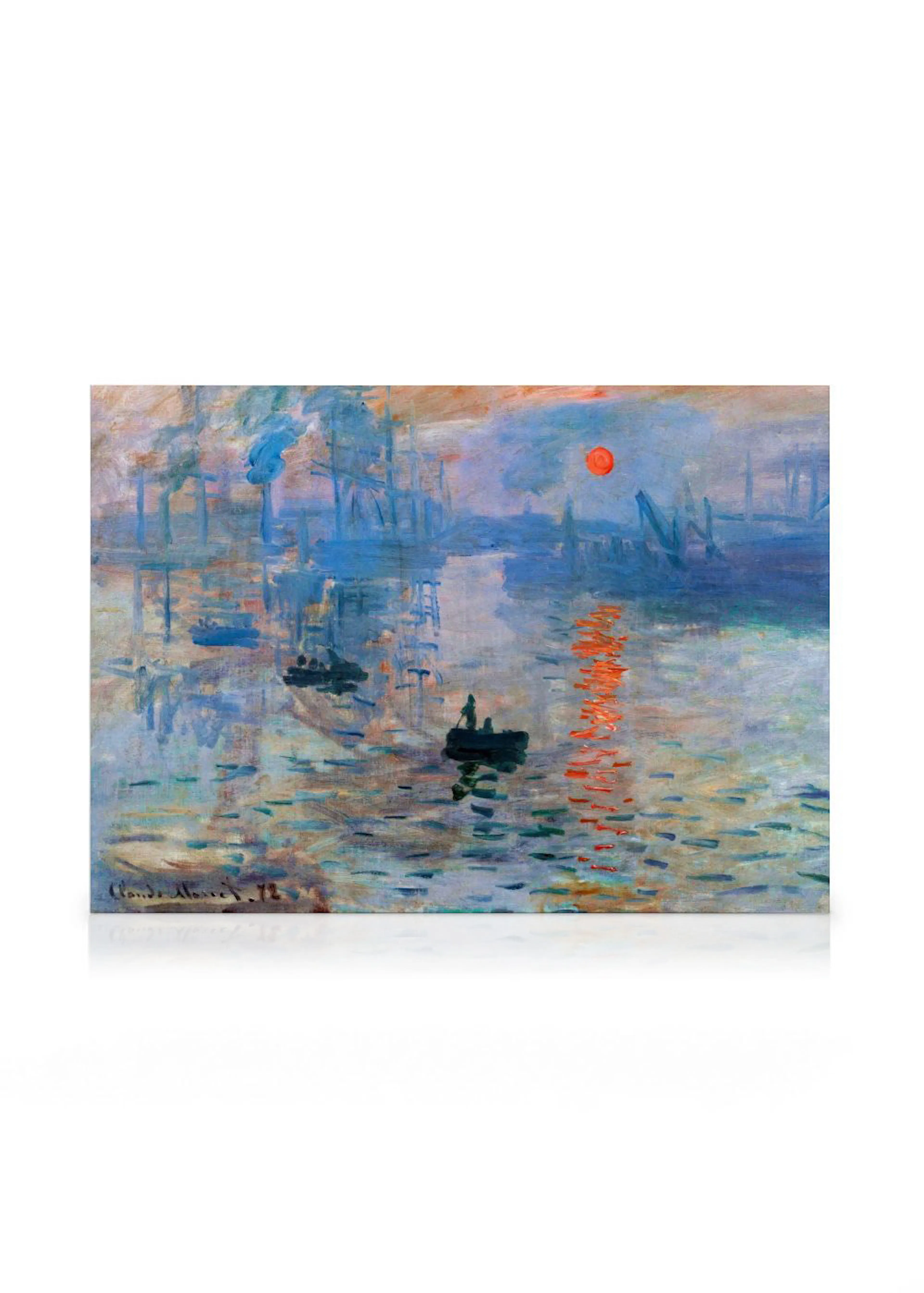 Toile impressionniste dun lever de soleil sur un port, avec des bateaux et des reflets orangés sur leau bleue.