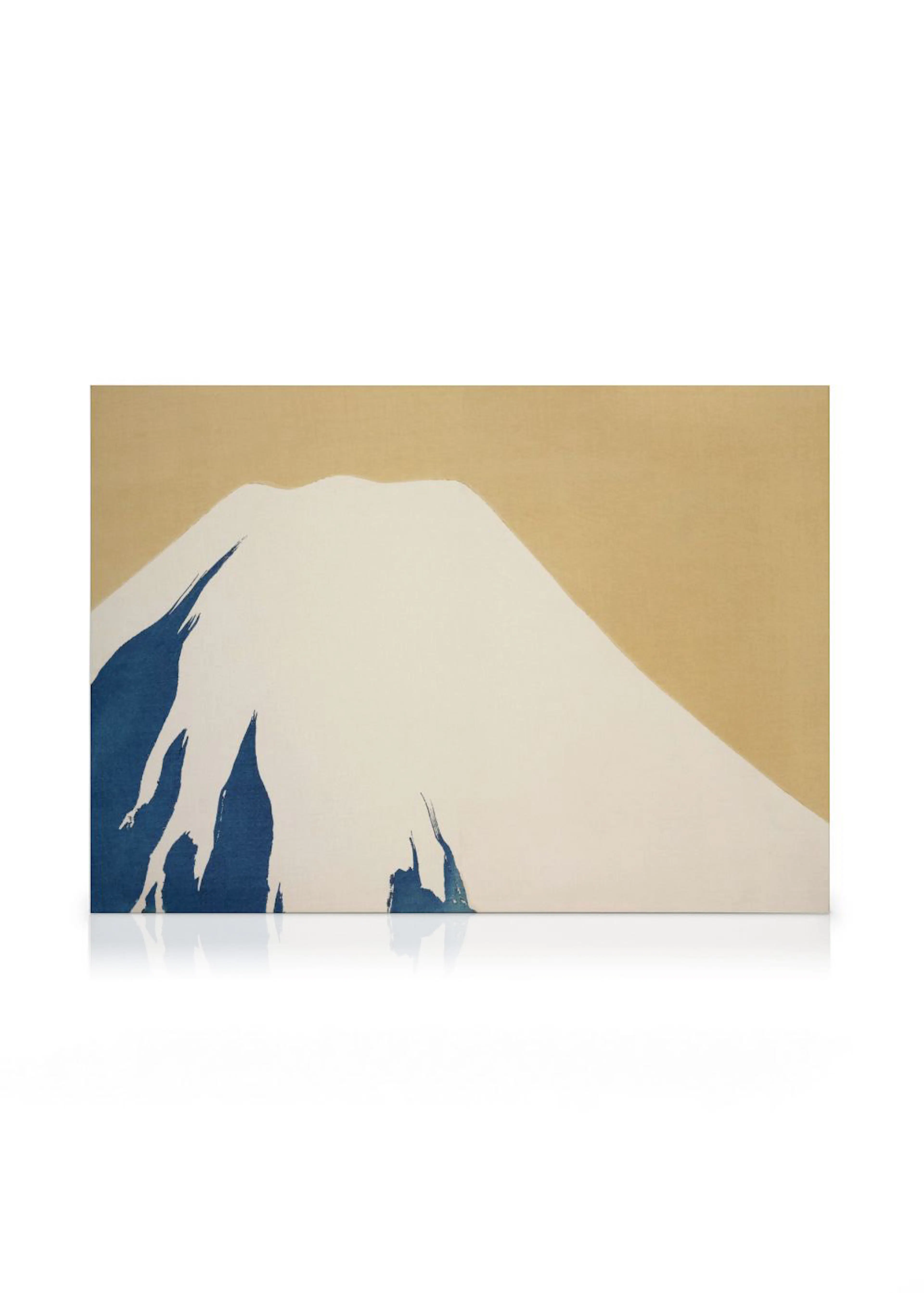 Leinwandbild mit dem schneebedeckten Berg Fuji in Weiß und Blau vor einem goldgelben Himmel.