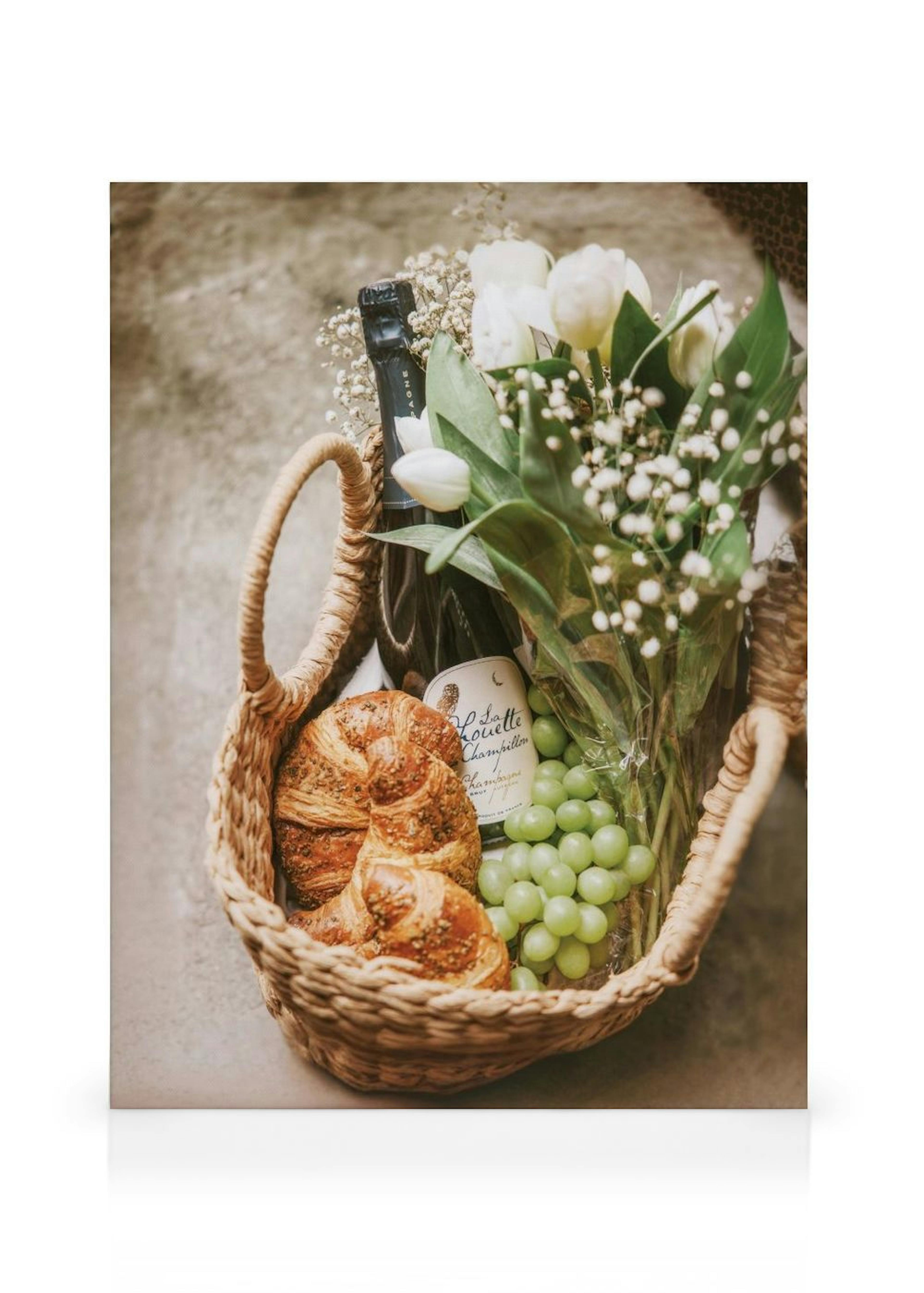 Picnic Basket Stampa su Tela thumbnail