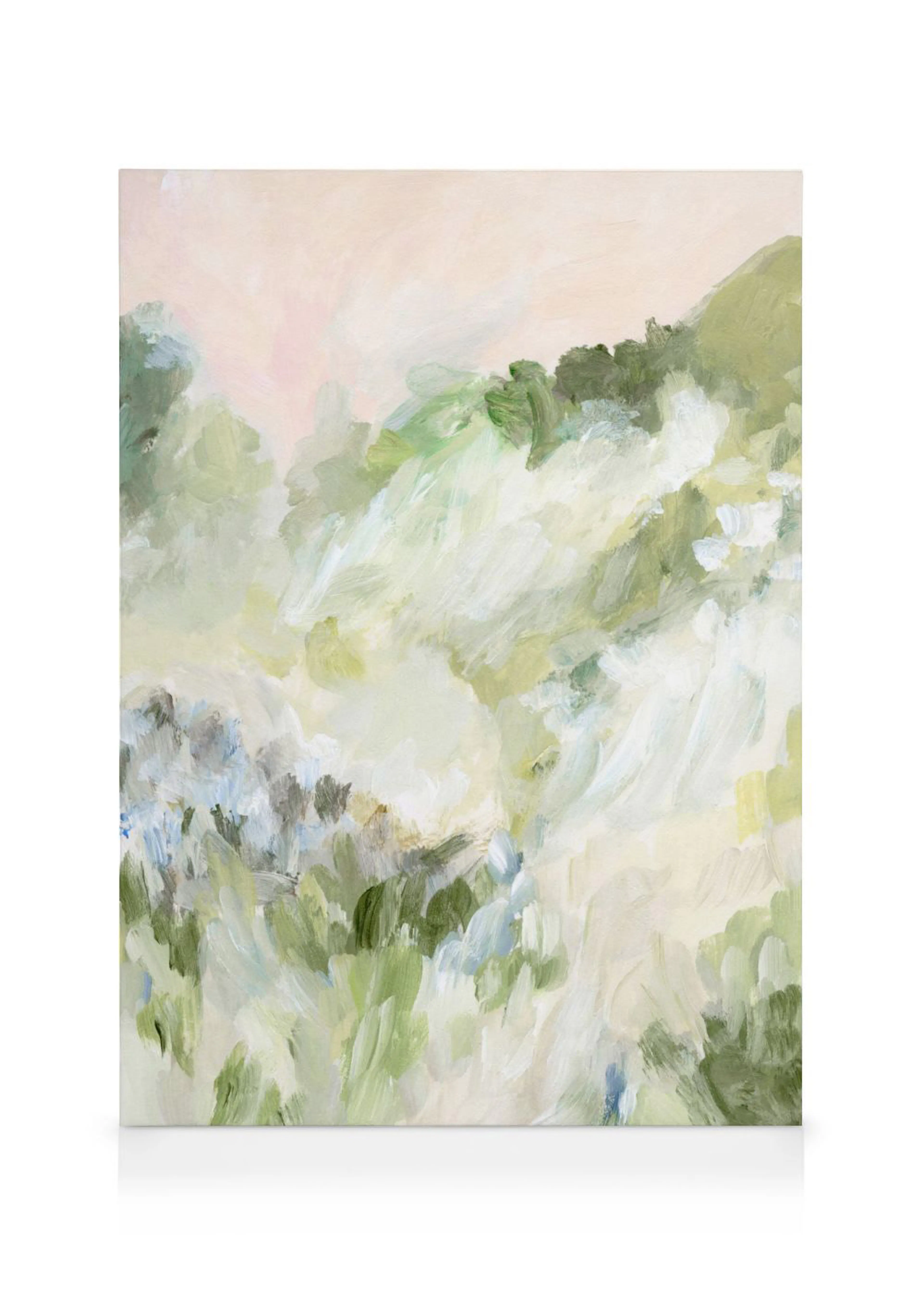 Toile abstraite de paysage printanier avec des touches de vert, de blanc et de rose sur un fond clair.