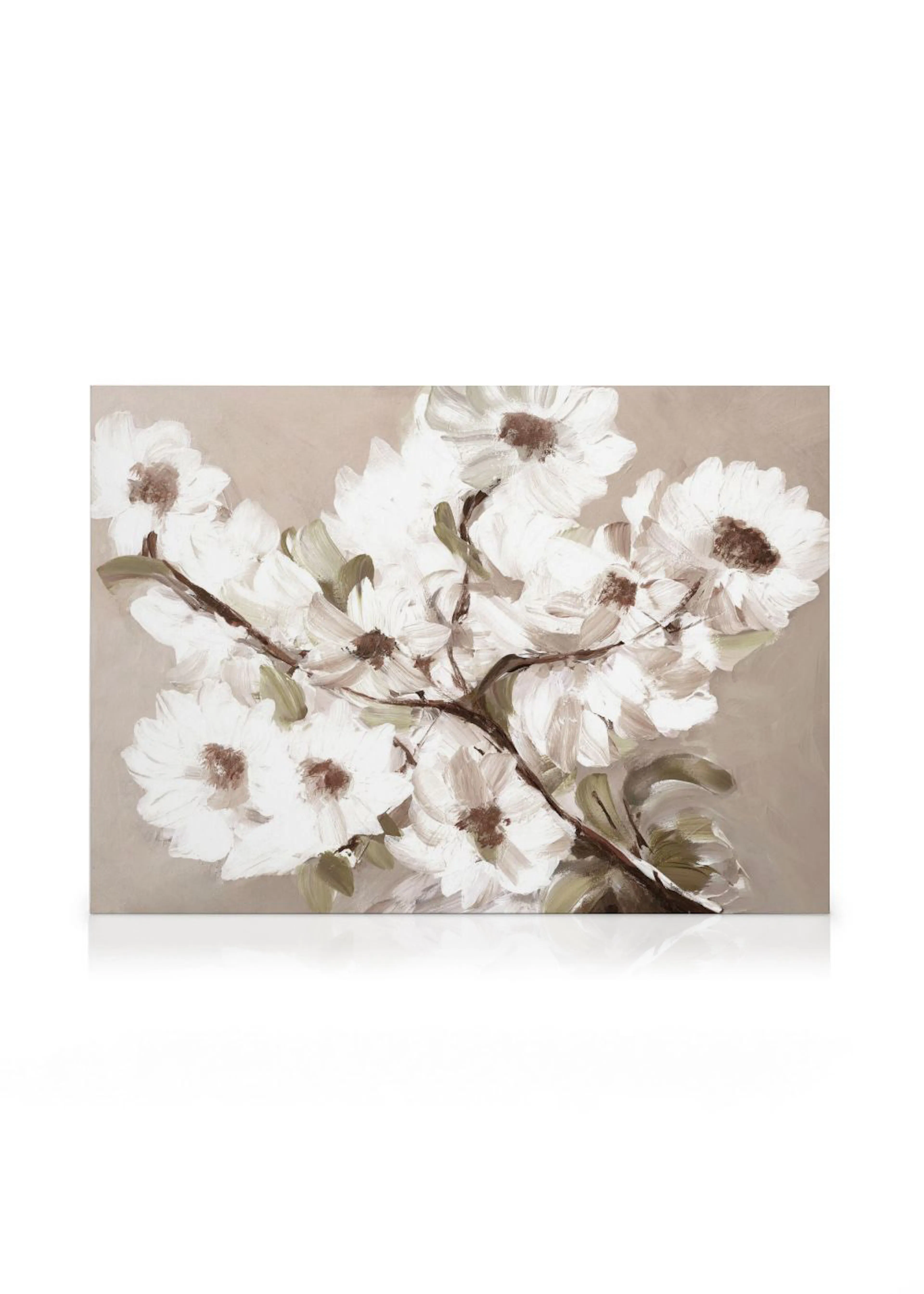 Toile florale avec des fleurs blanches texturées aux cœurs bruns et des feuilles vertes sur un fond beige.