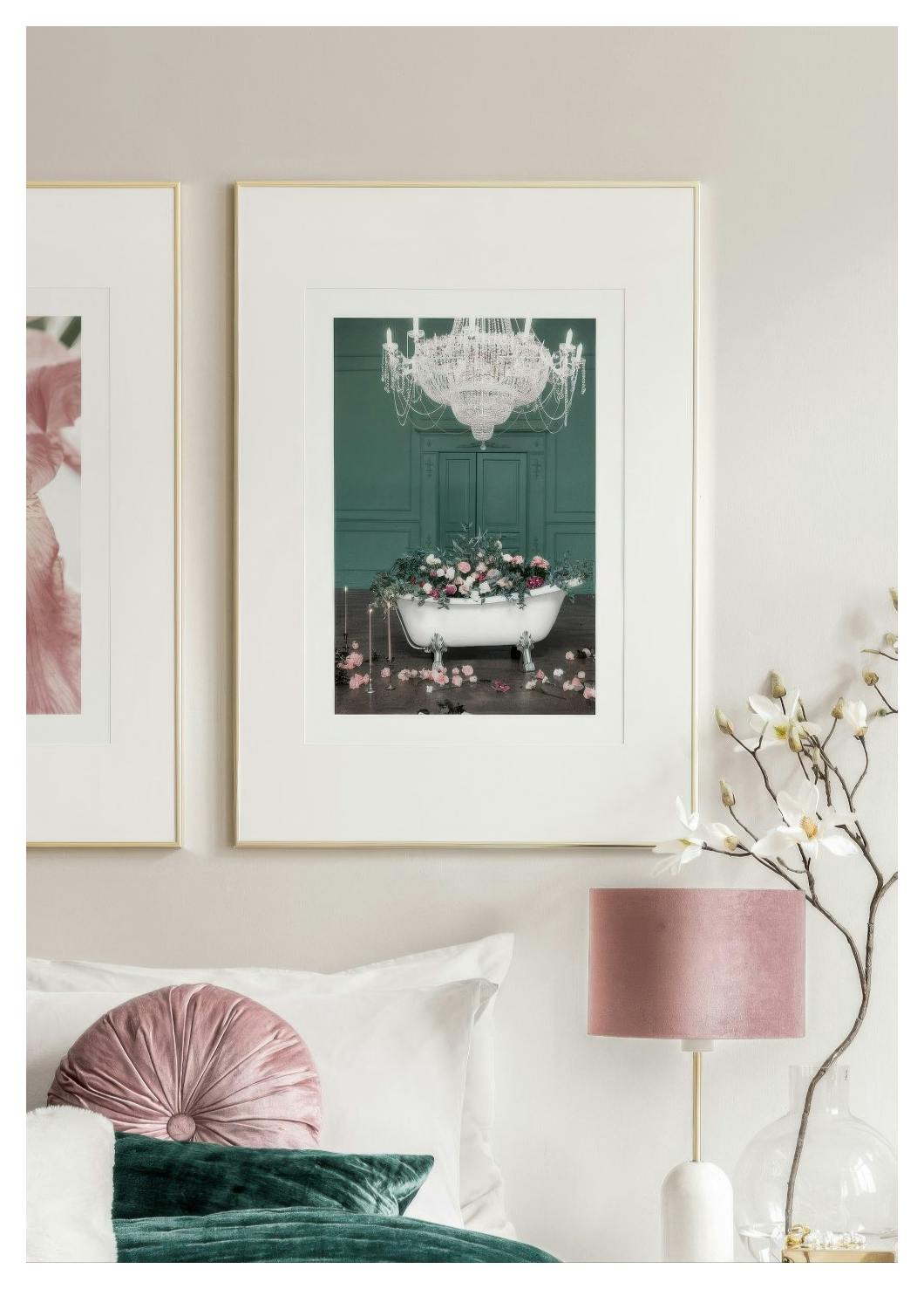 Bath with Roses Poster (50x70 cm) - Poster Store