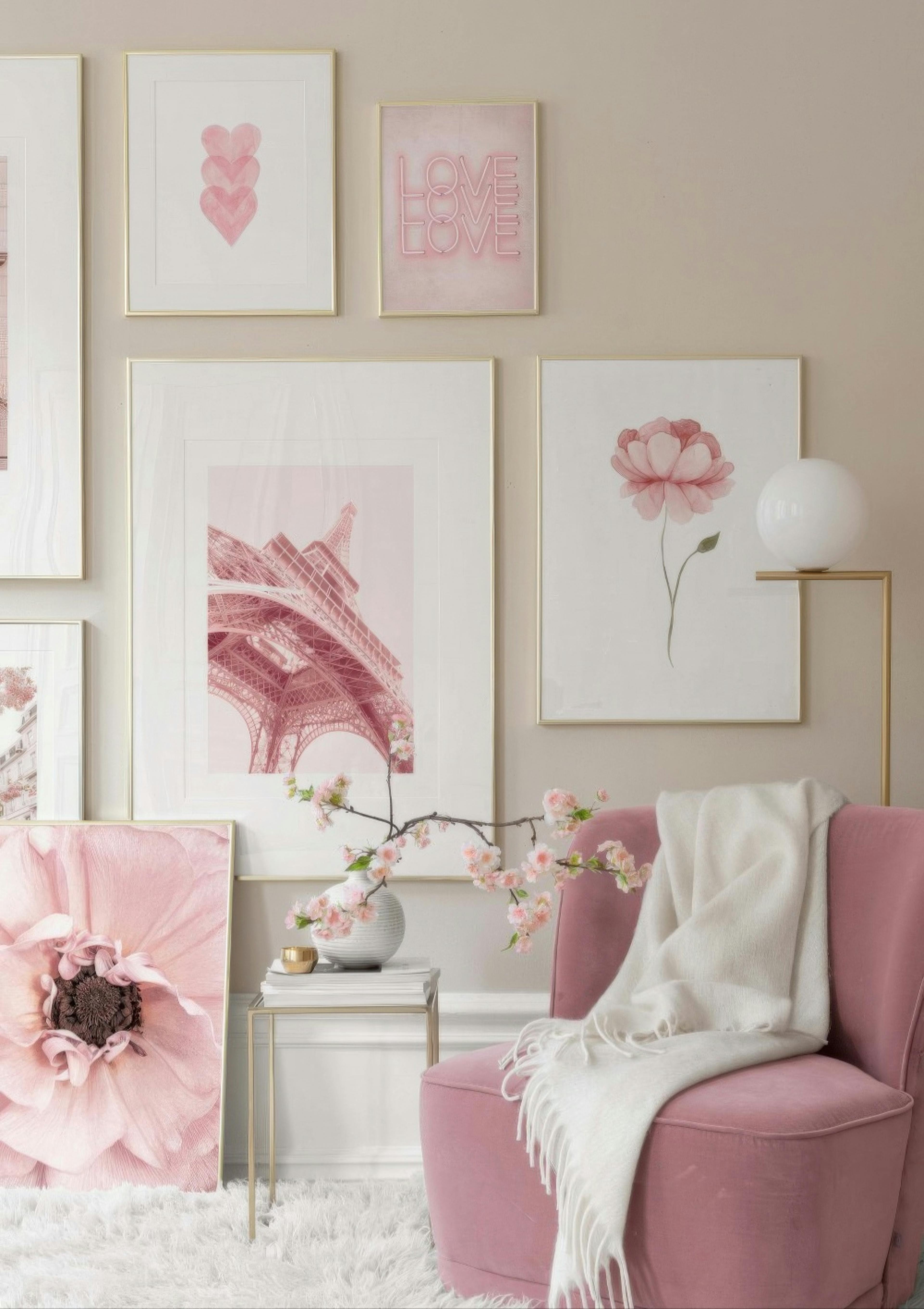 Tour Eiffel Rose Poster thumbnail