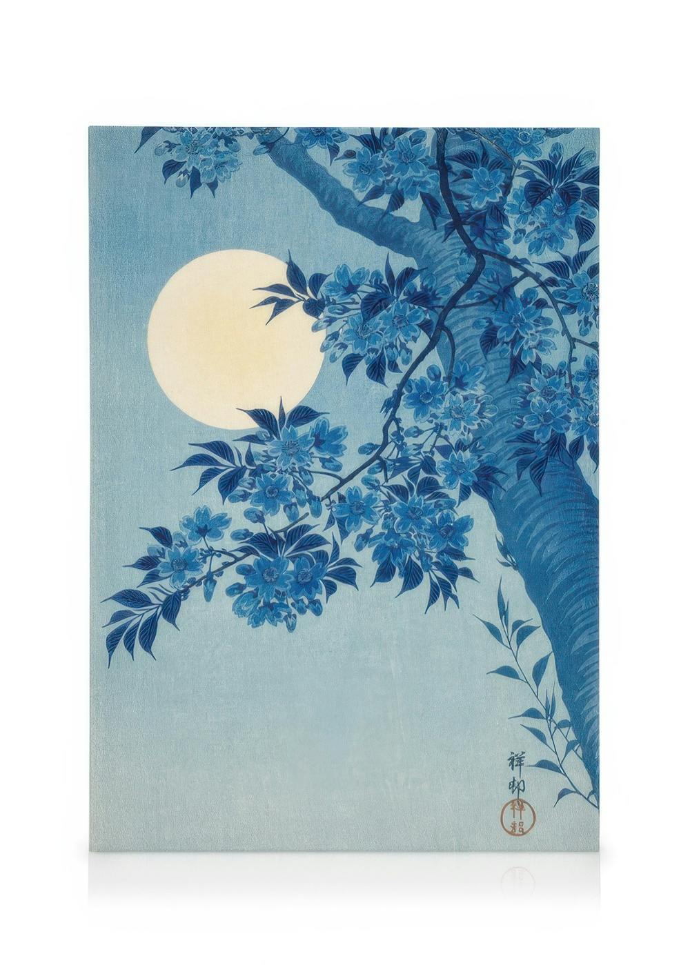Leinwandbild mit einem blauen Baum und blühenden Zweigen vor einem leuchtenden Vollmond am hellblauen Himmel.