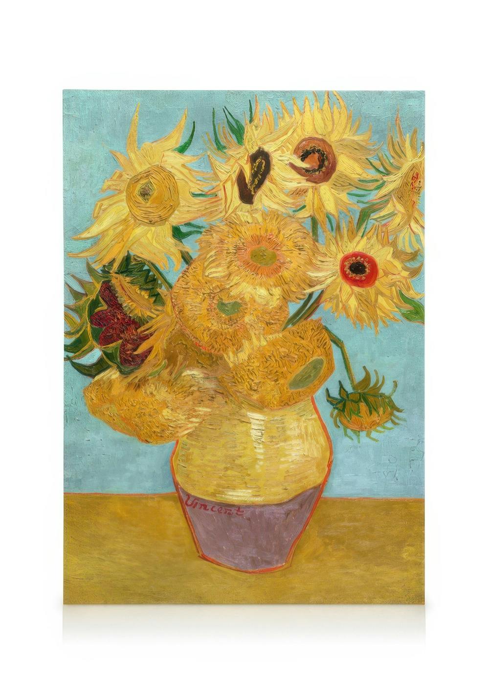 Lerretsbilde av Van Goghs solsikker i en vase, med gule blomster og en lyseblå bakgrunn.