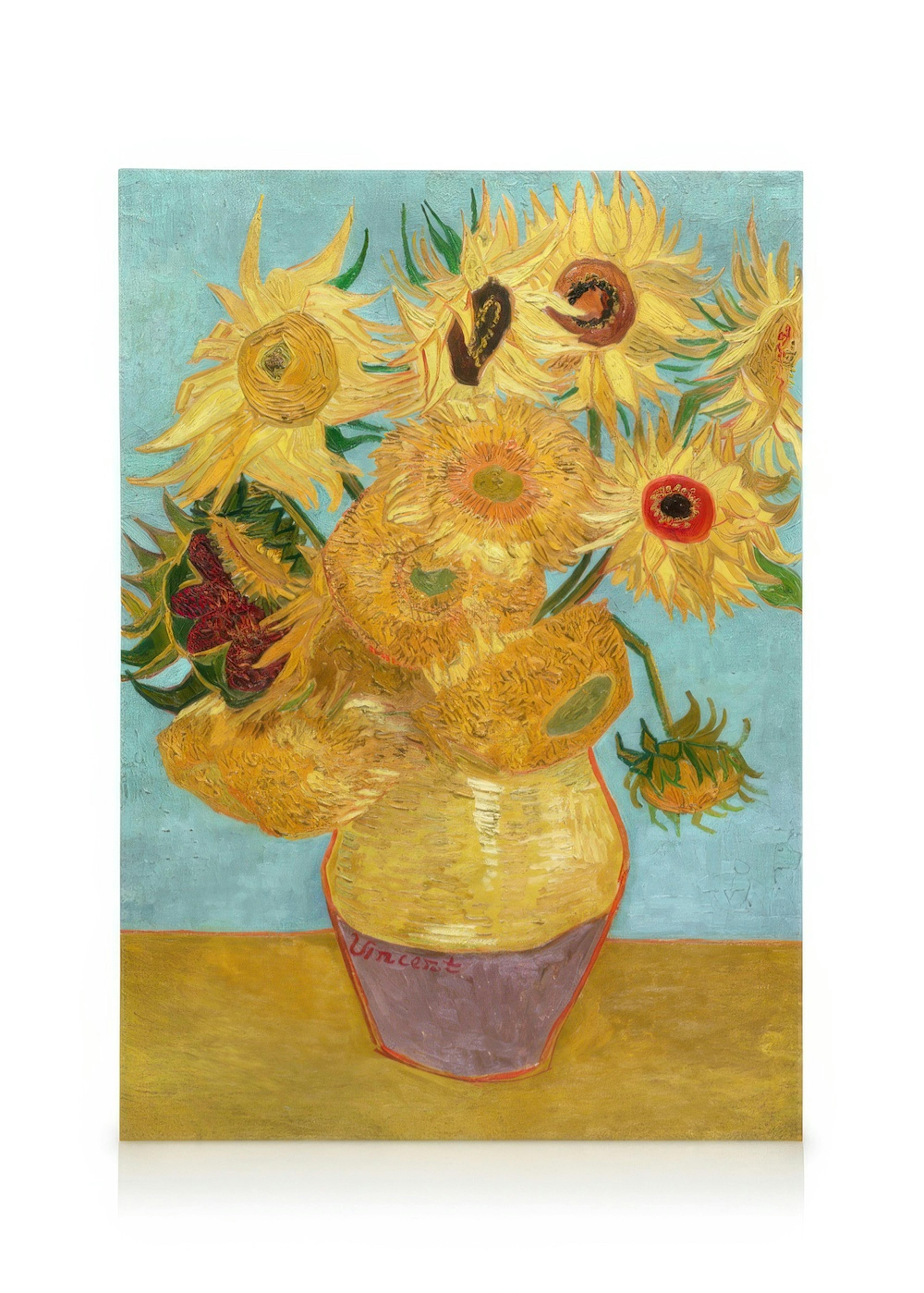 Lerretsbilde av Van Goghs solsikker i en vase, med gule blomster og en lyseblå bakgrunn.
