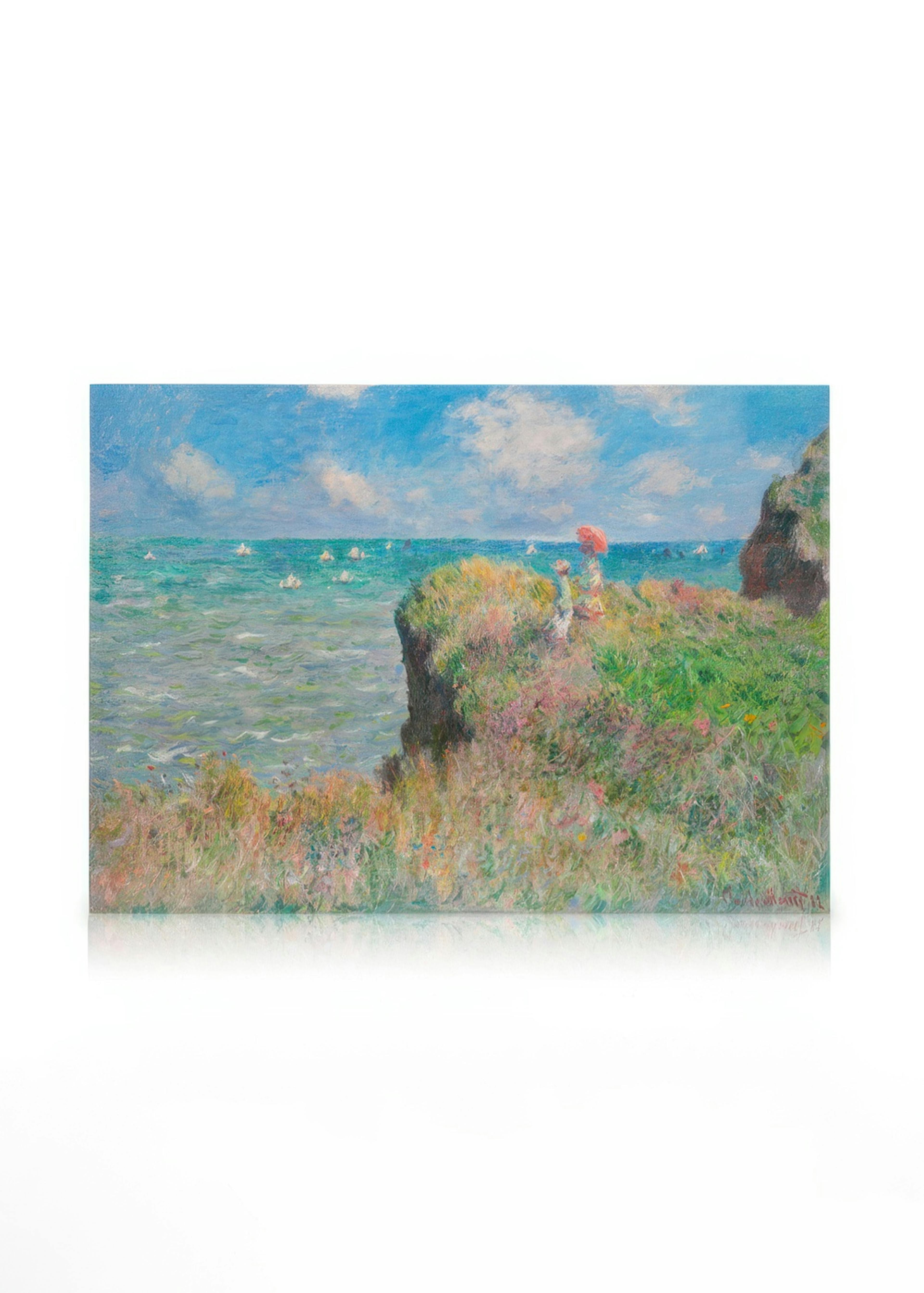 Stampa su tela di un dipinto impressionista con scogliere verdi, mare blu e barche a vela, e una donna con ombrello.