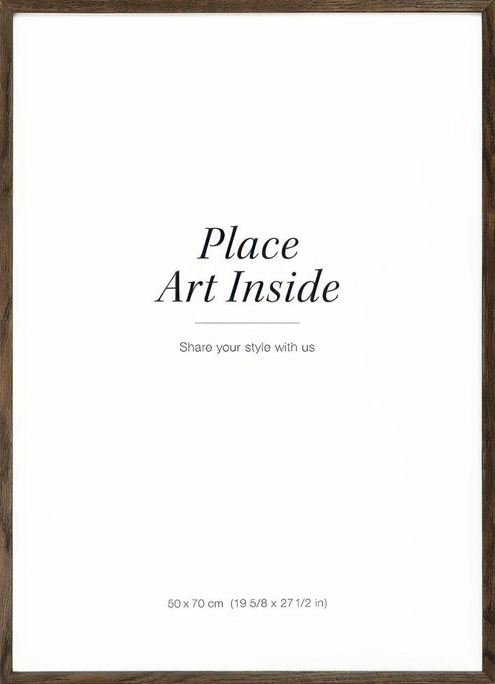 Póster de fondo blanco con el texto Place Art Inside en caligrafía negra y un marco de madera oscura.