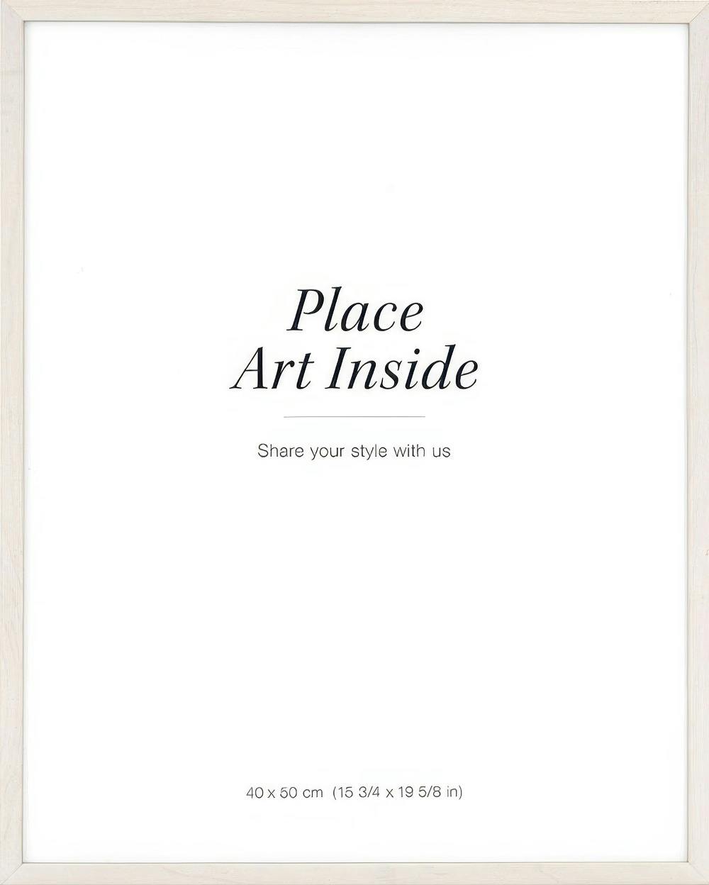 「Place Art Inside」と「Share your style with us」の文字が中央に書かれた白色のポスター。