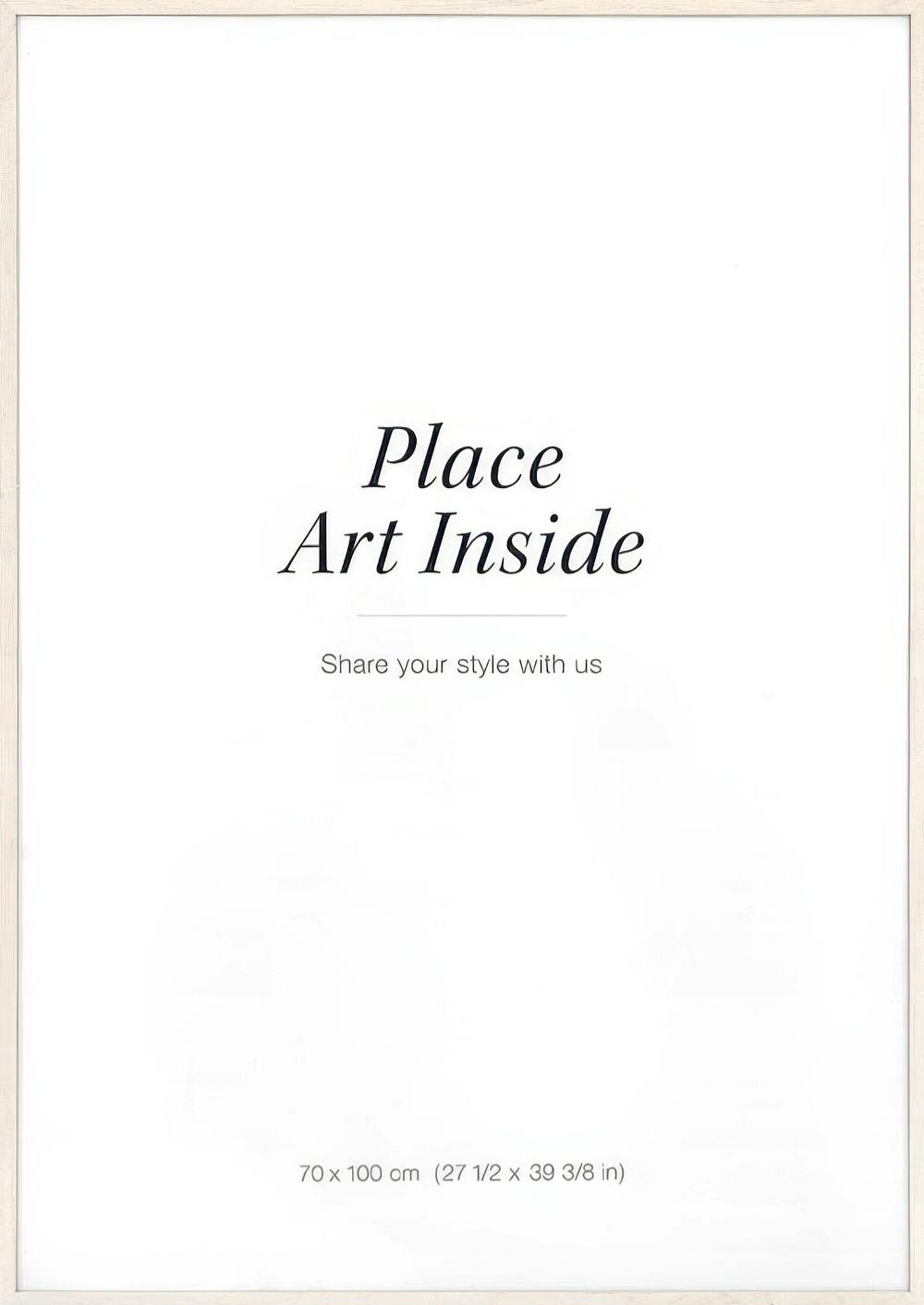 흰색 바탕에 Place Art Inside와 Share your style with us 문구가 있는 심플한 디자인의 poster