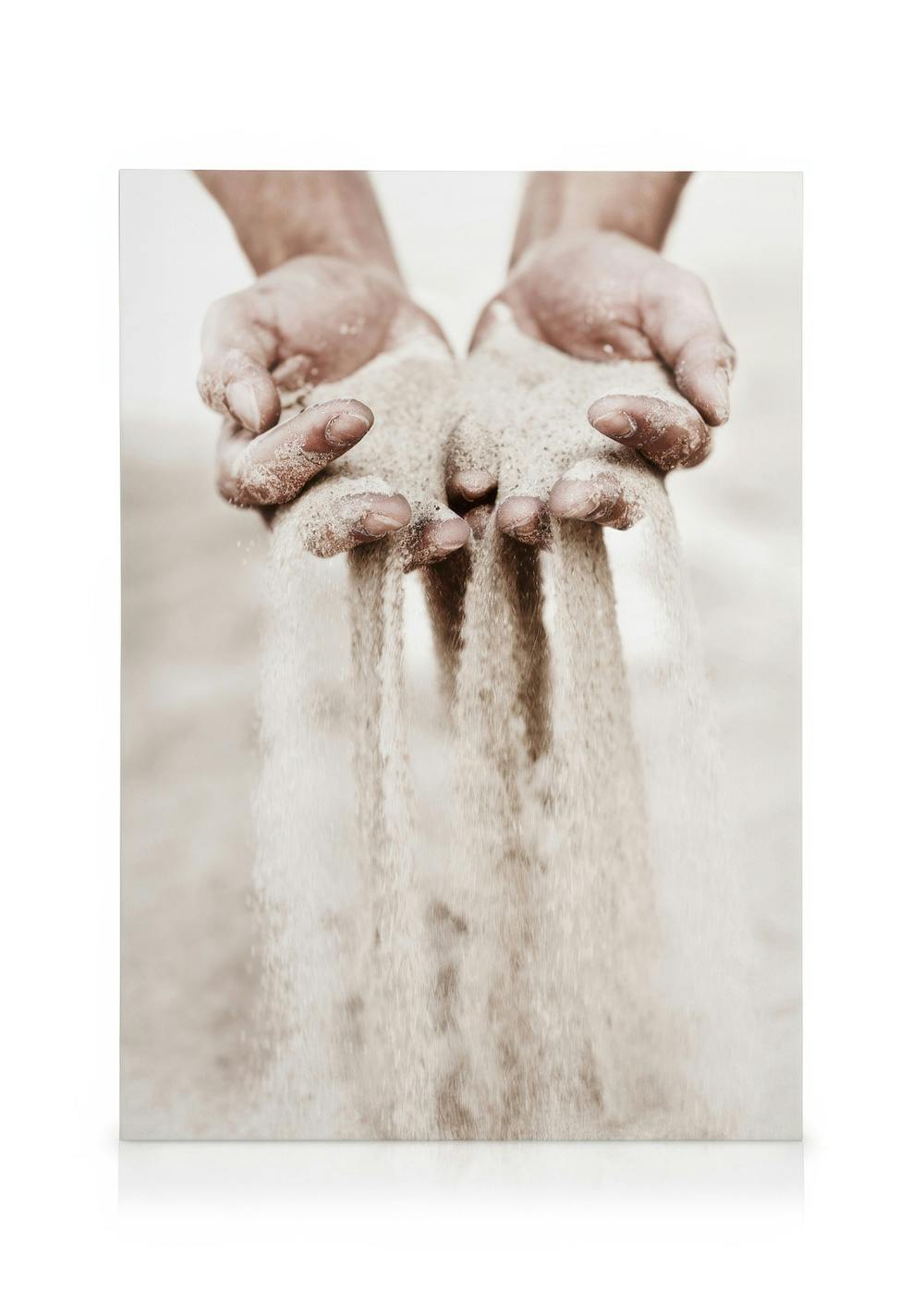 Canvastavlor - Sand Slipping Through Canvastavla (50 x 70 cm - Ekram) - Poster Store